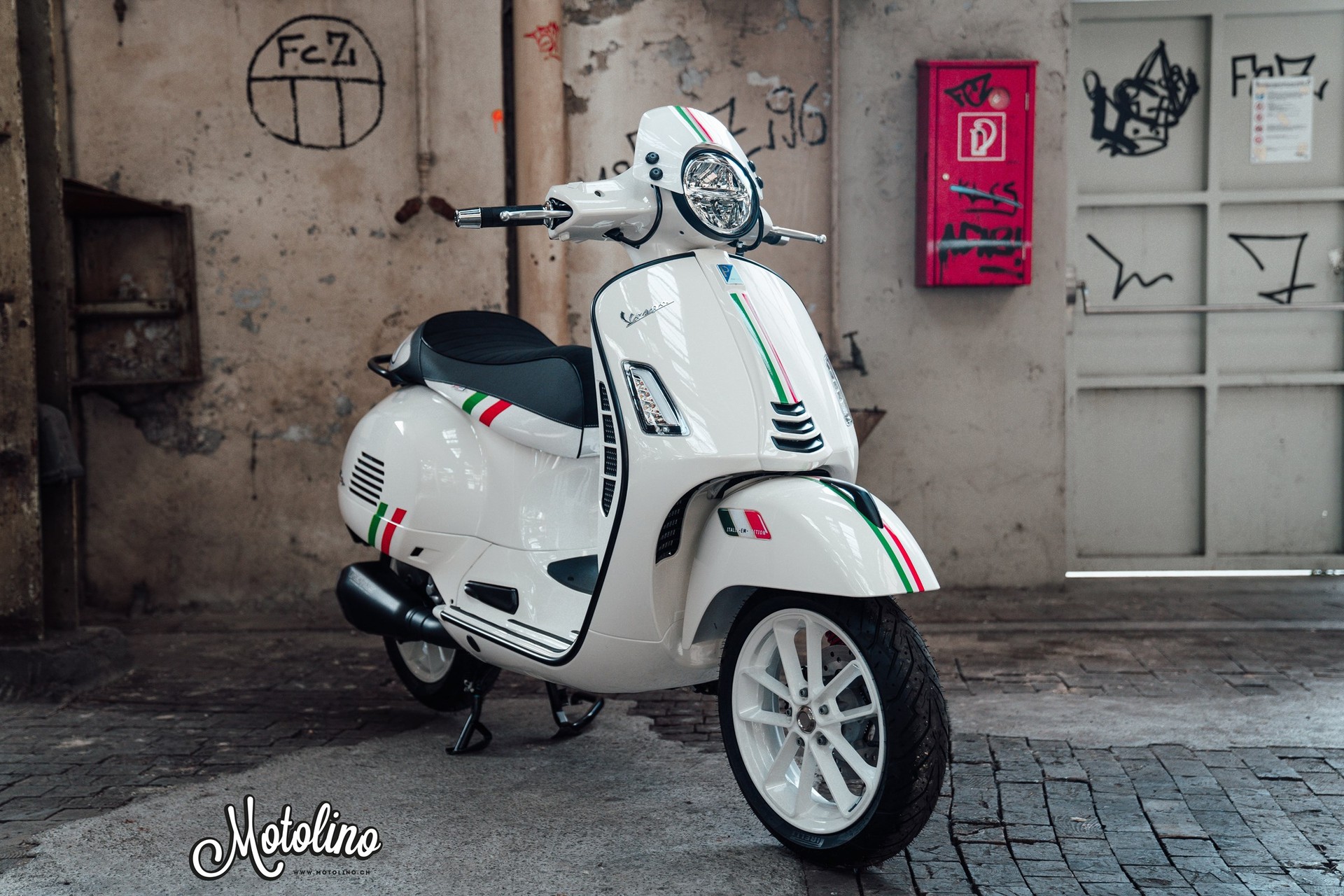 PIAGGIO Vespa GTS 125 Super ABS-image-0