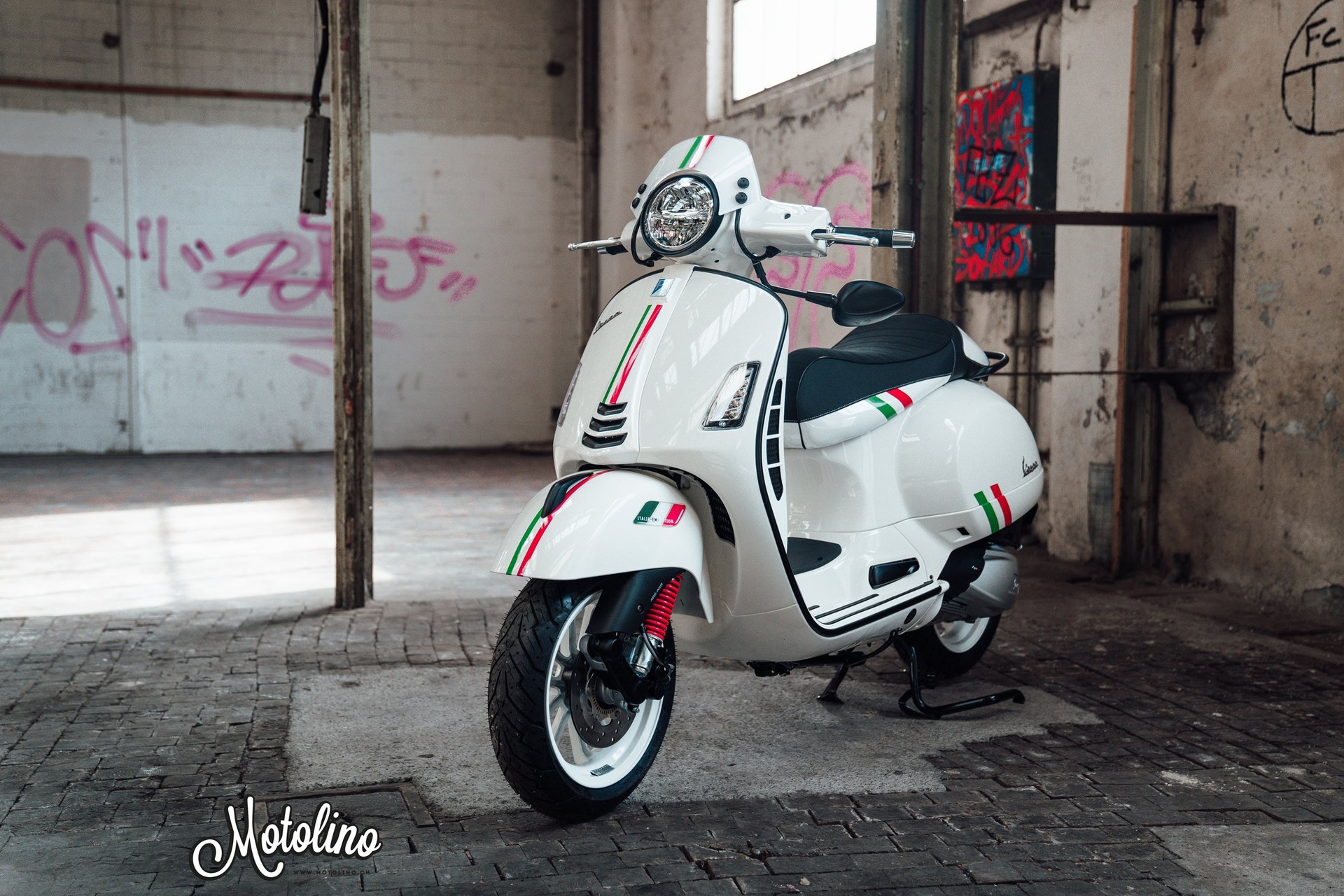 PIAGGIO Vespa GTS 125 Super ABS-image-1