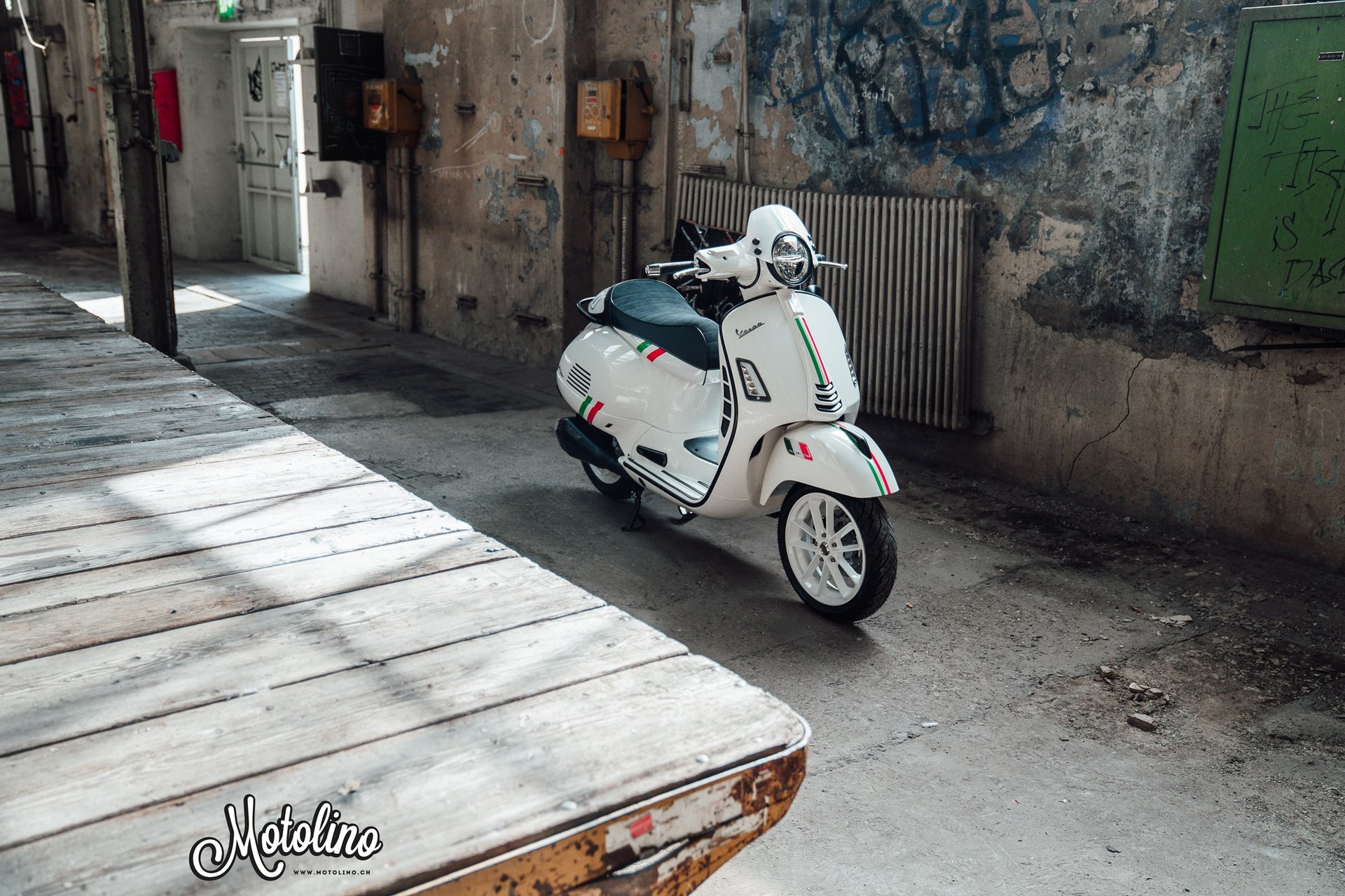 PIAGGIO Vespa GTS 125 Super ABS-image-7