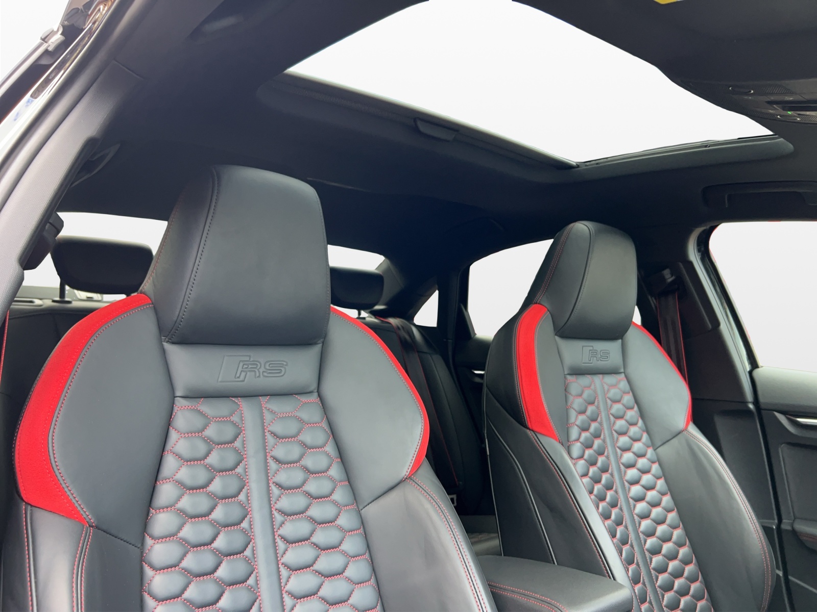 AUDI RS3 Limousine 2.5 TSI quattro S-tronic-image-16