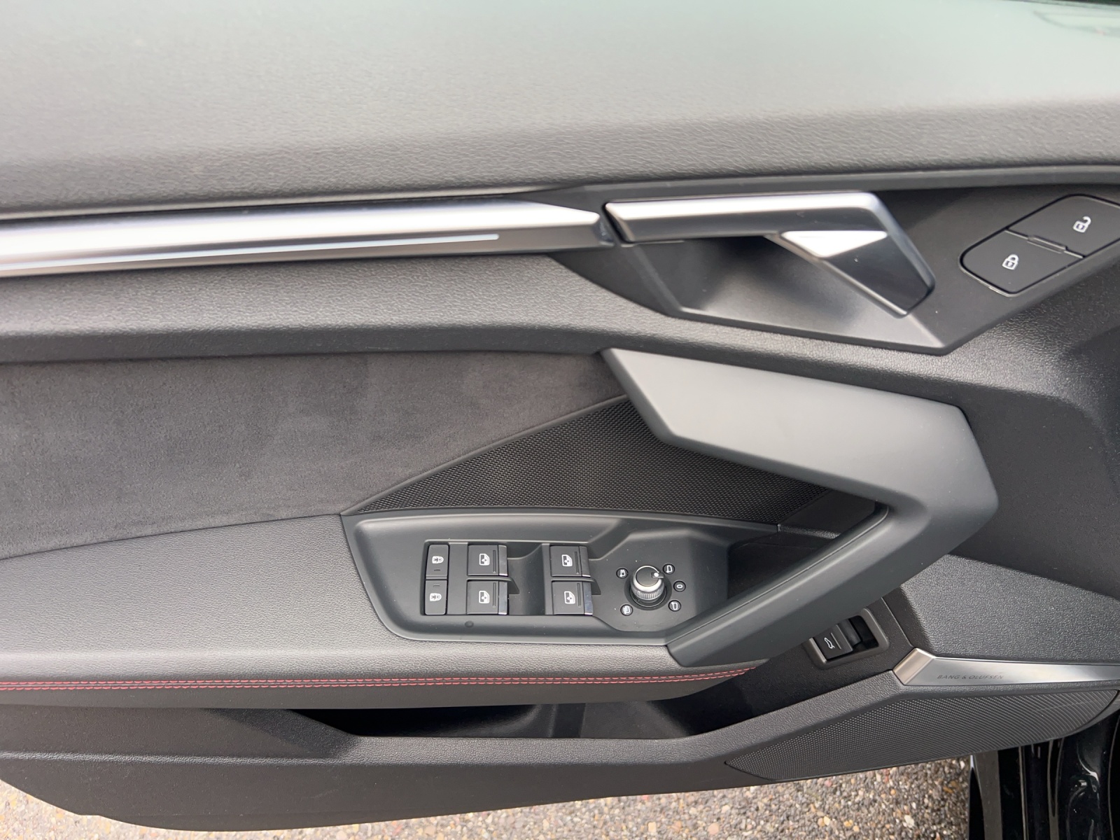 AUDI RS3 Limousine 2.5 TSI quattro S-tronic-image-9