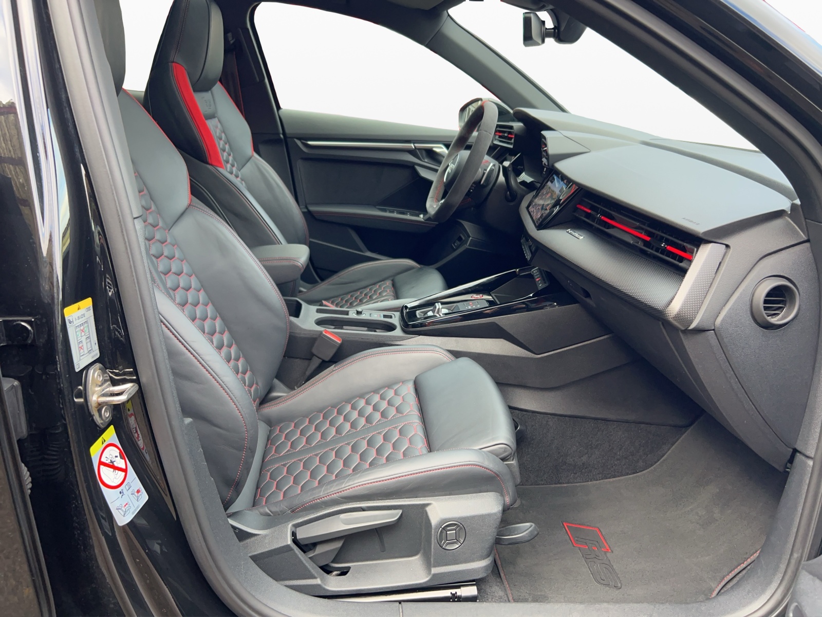 AUDI RS3 Limousine 2.5 TSI quattro S-tronic-image-14