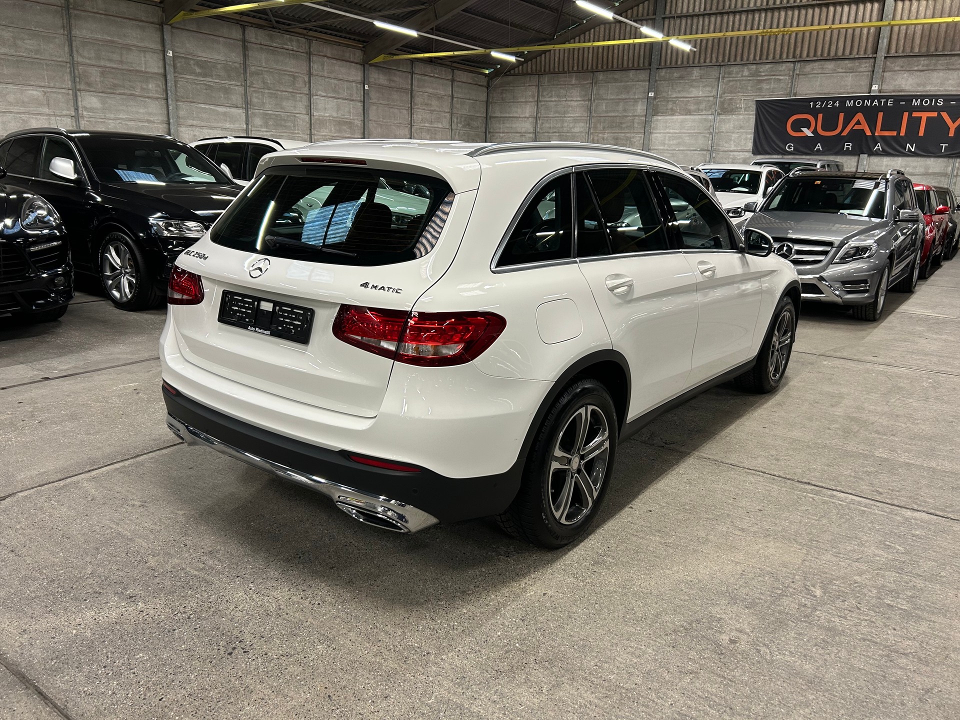 MERCEDES-BENZ GLC 250 d Exclusive 4Matic 9G-Tronic-showroom-element-3