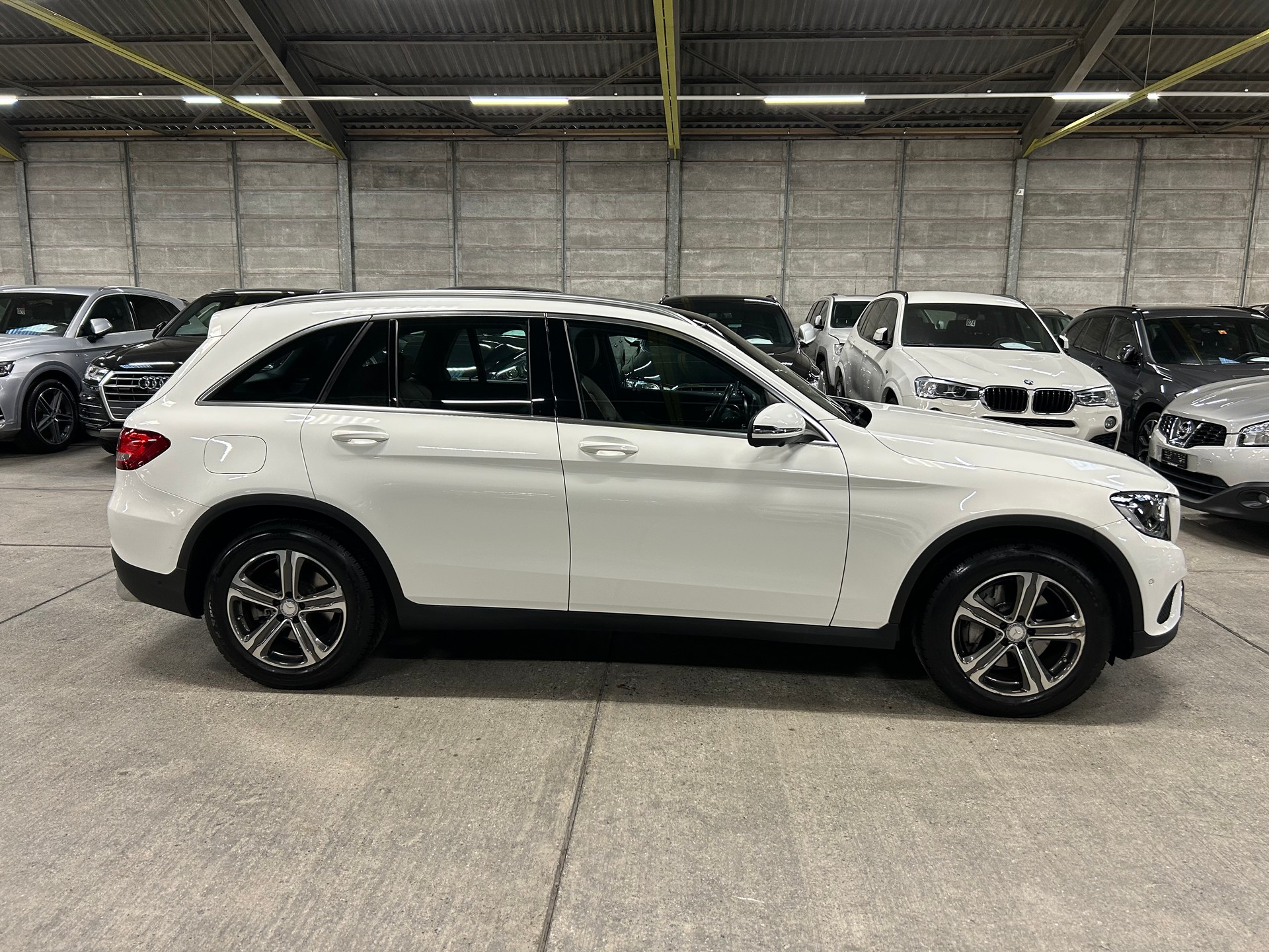 MERCEDES-BENZ GLC 250 d Exclusive 4Matic 9G-Tronic-showroom-element-2