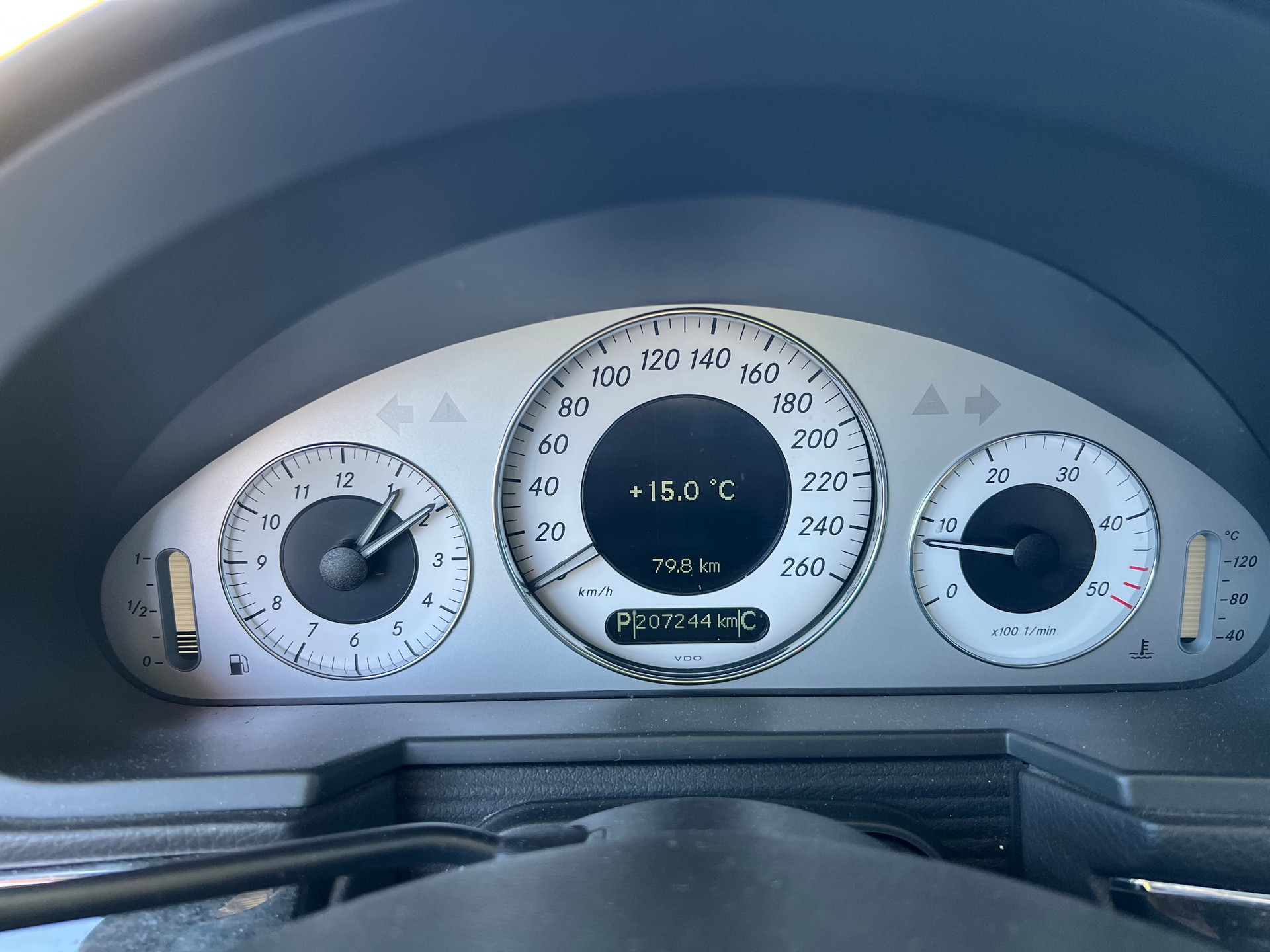 MERCEDES-BENZ E 270 CDI Avantgarde-image-11