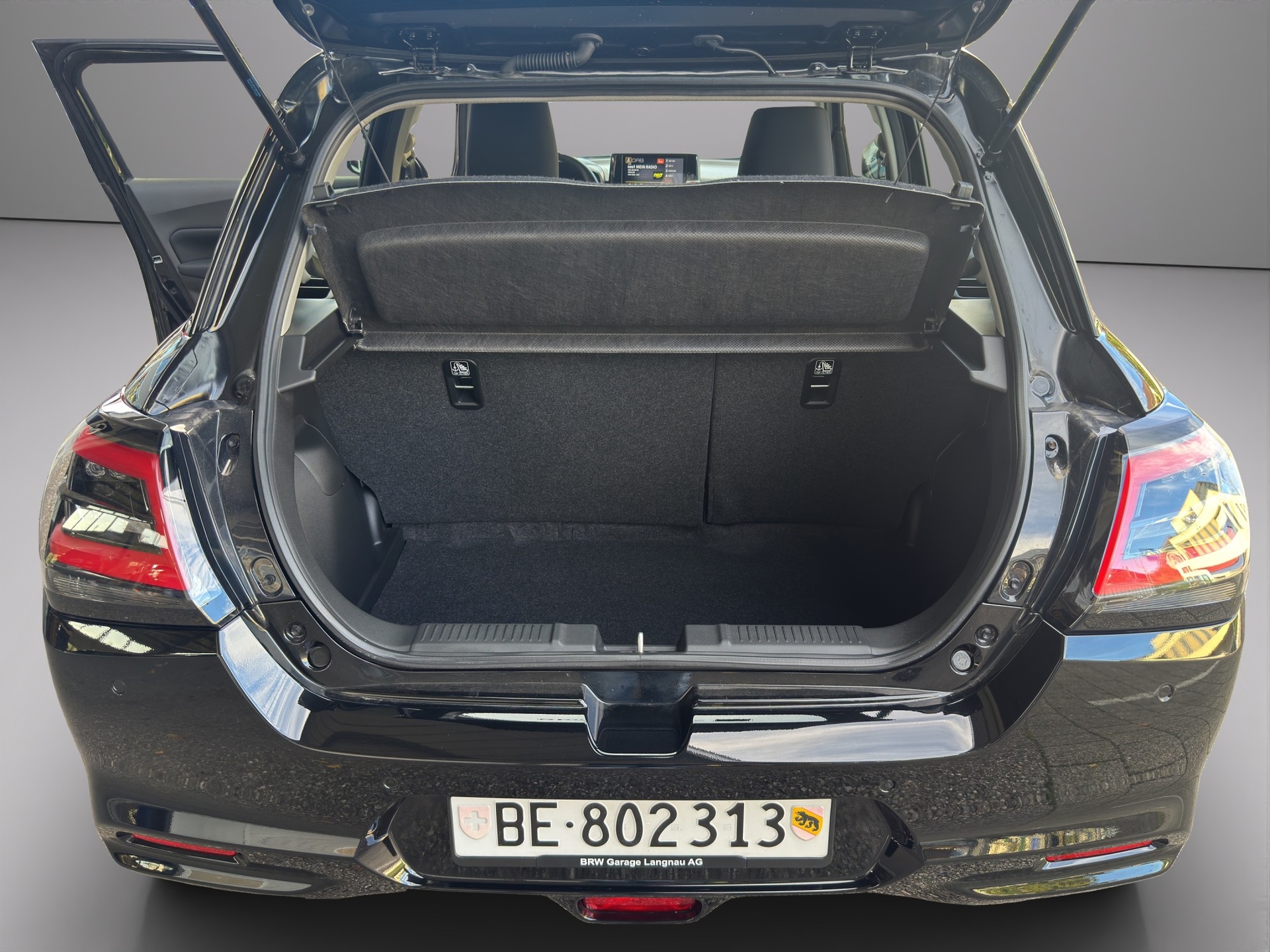 SUZUKI Swift 1.2 Compact Hybrid 4x4-image-11