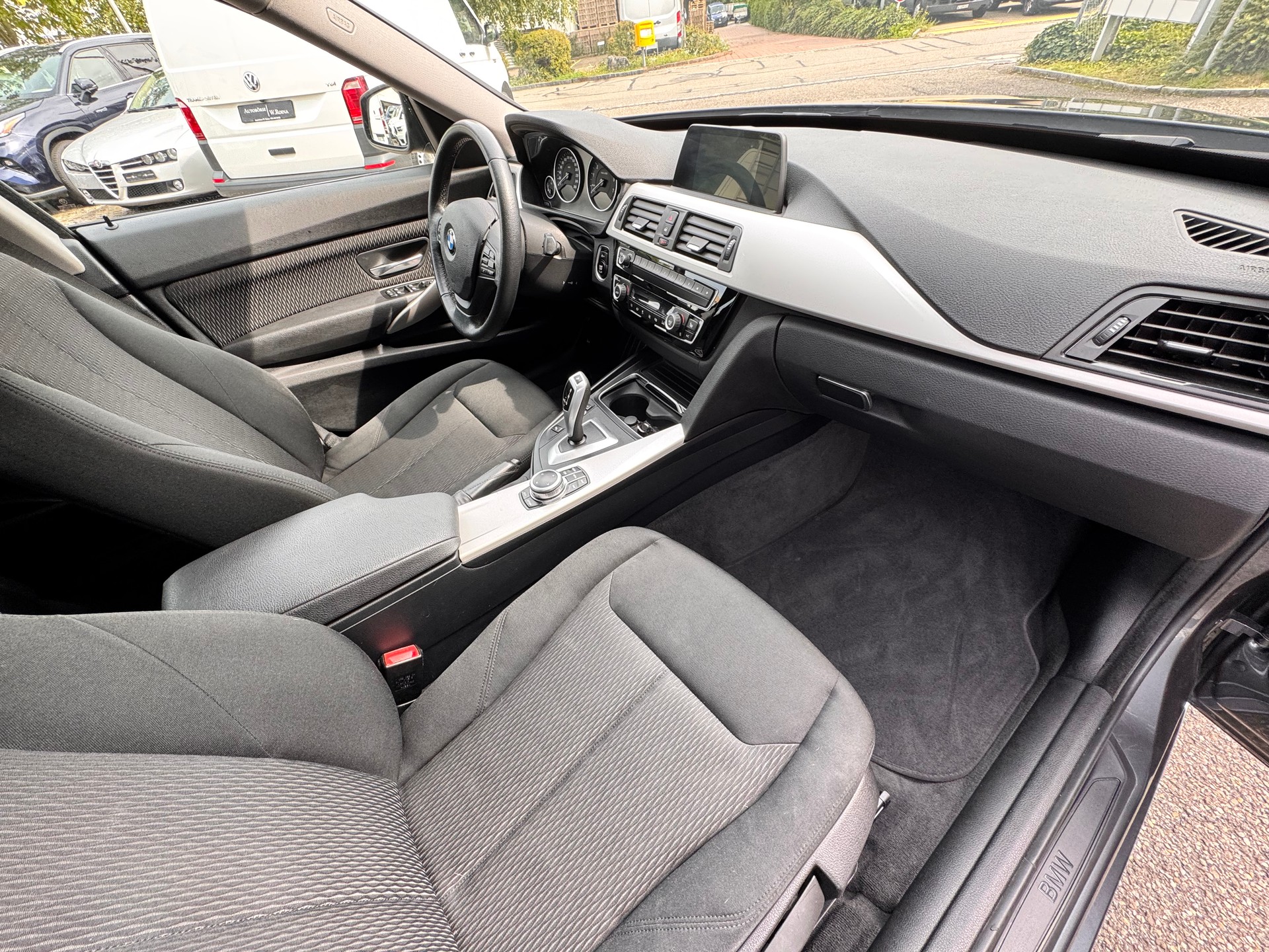 BMW 320i GT xDrive Steptronic-image-9