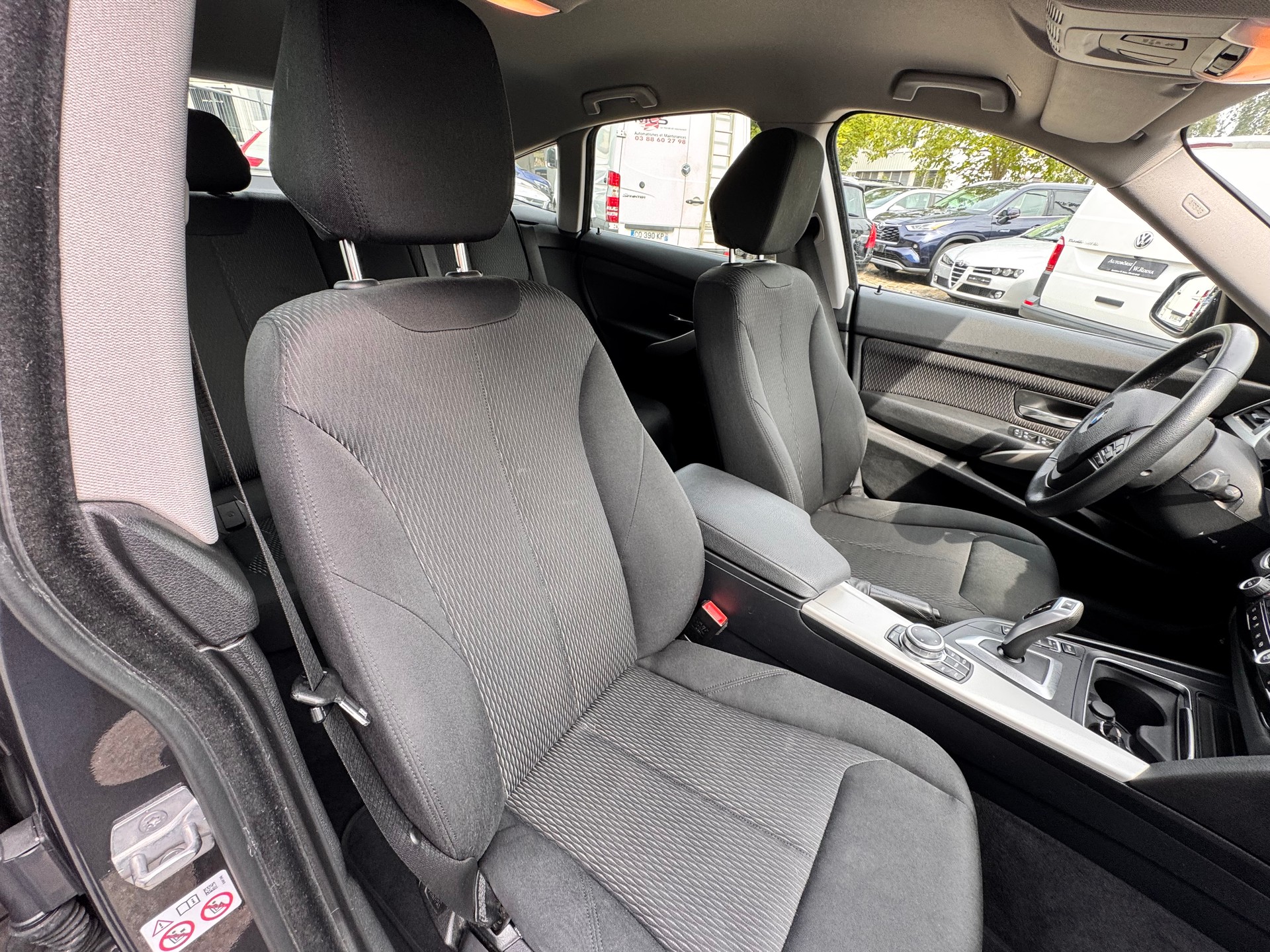 BMW 320i GT xDrive Steptronic-image-10