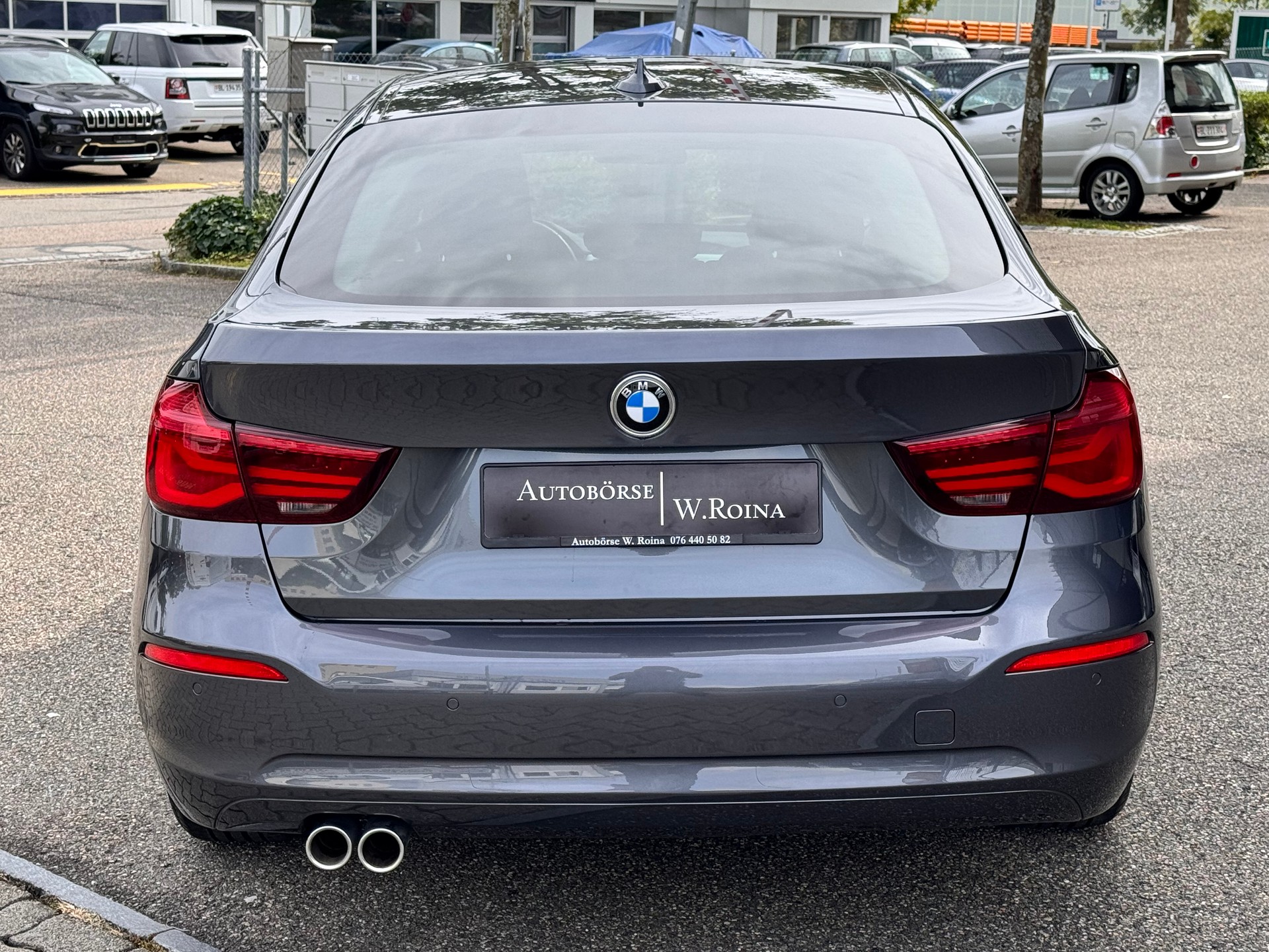 BMW 320i GT xDrive Steptronic-showroom-element-3