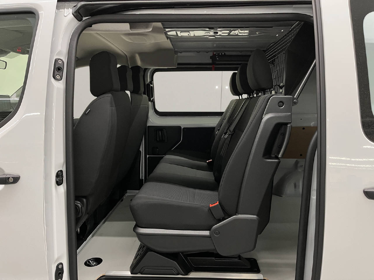 PEUGEOT Expert DKaw. Long vert.va. 2.0 BlueHDi 145 S/S-image-10