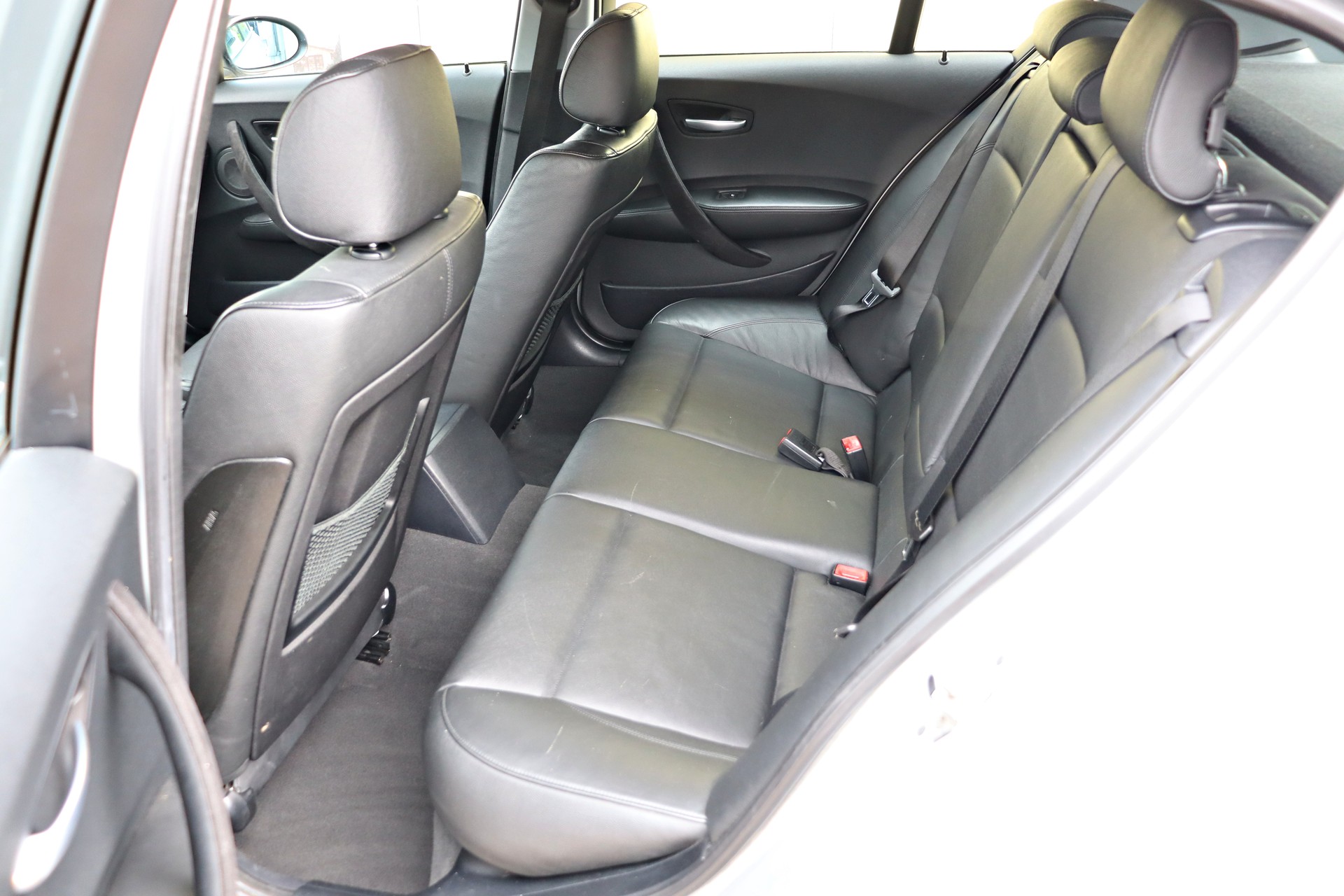 BMW 120i-image-12