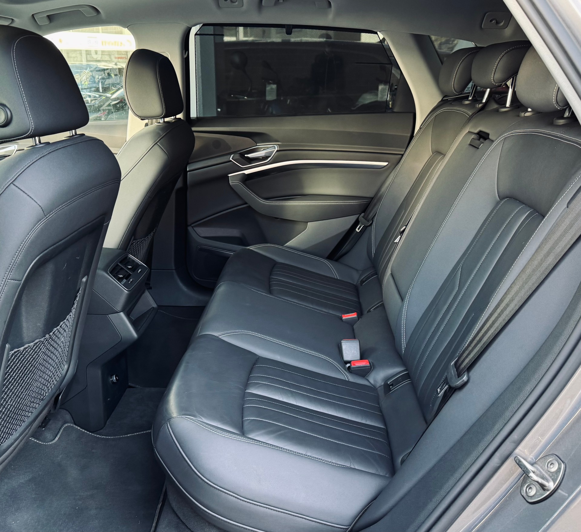 AUDI e-tron 50 quattro-image-9