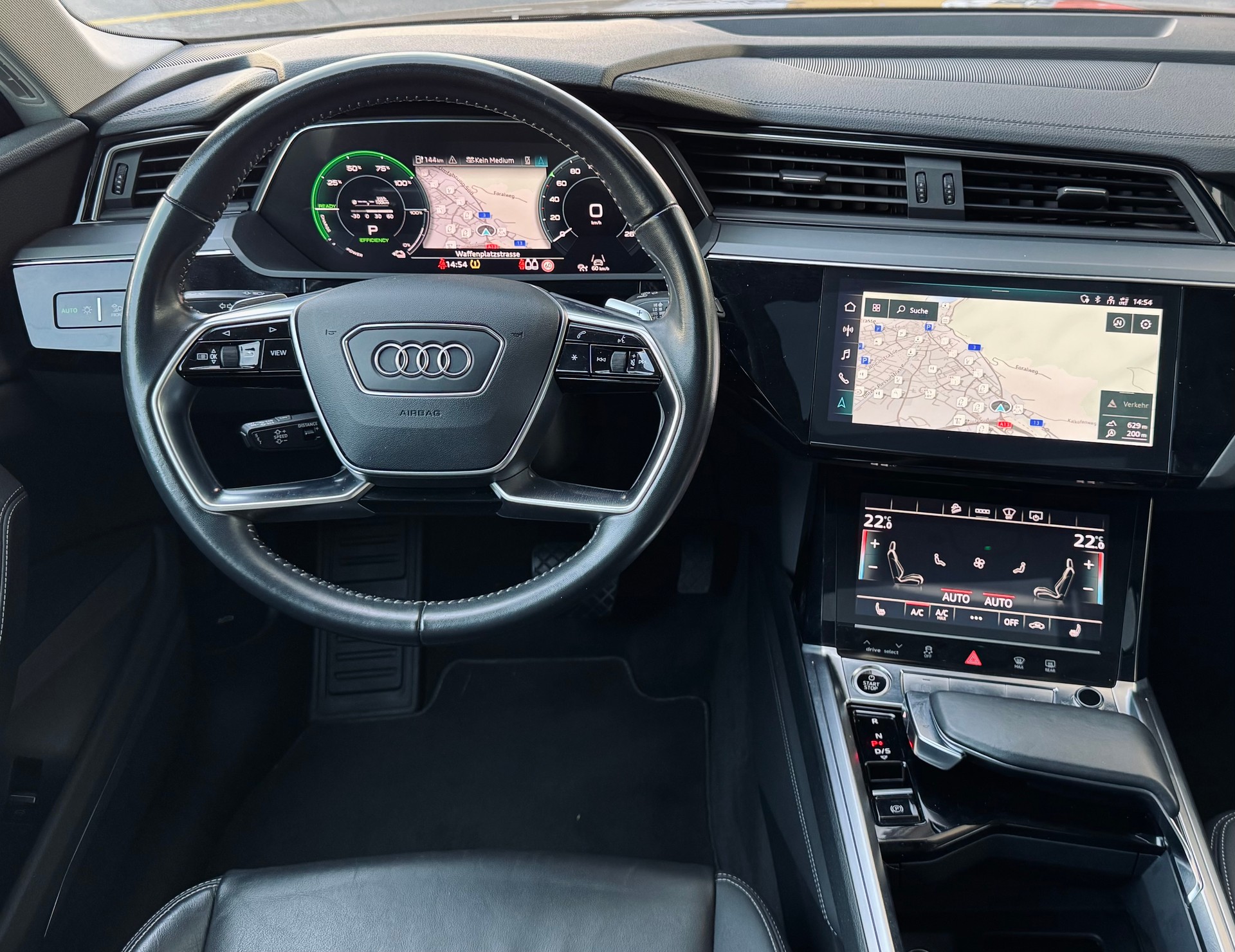 AUDI e-tron 50 quattro-image-12