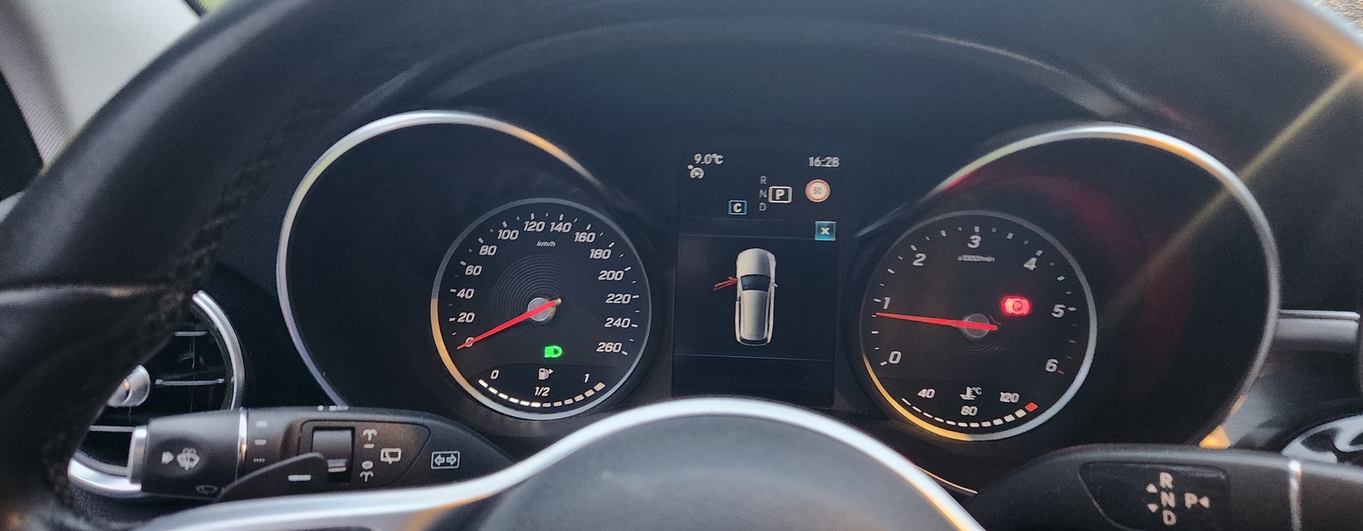 MERCEDES-BENZ C 300 d Avantgarde-image-10
