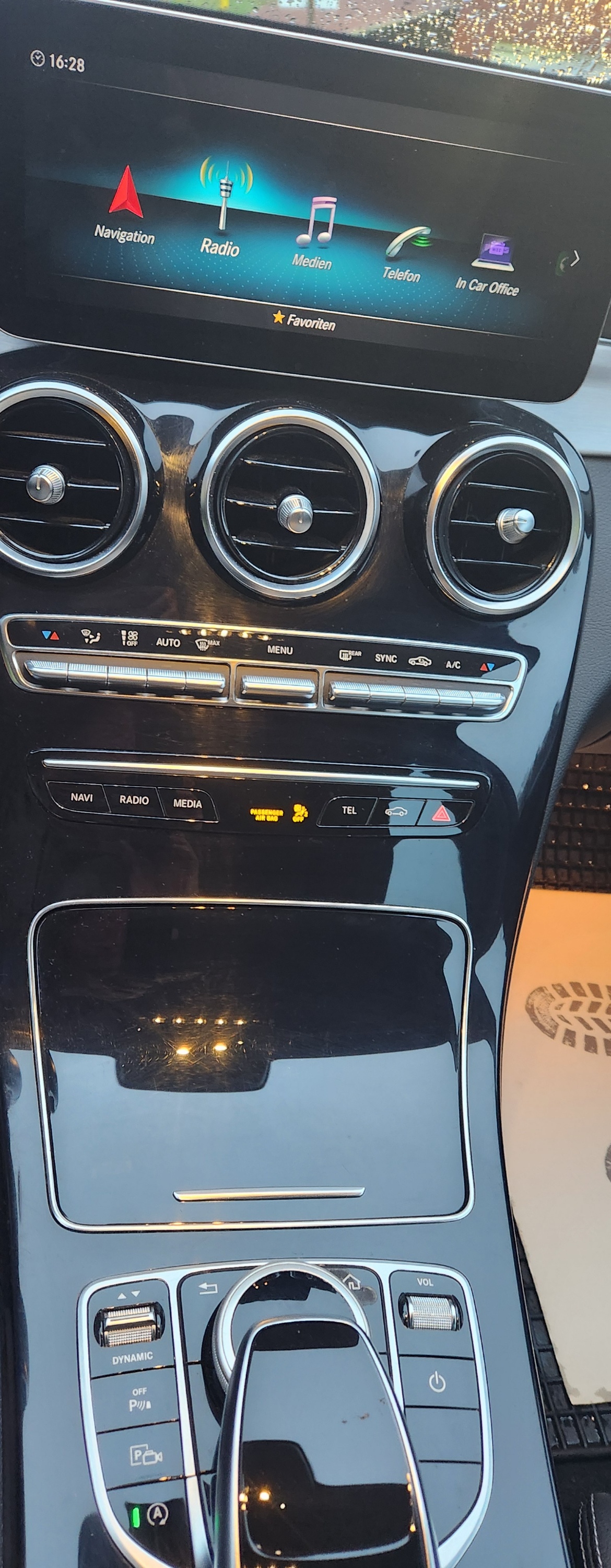 MERCEDES-BENZ C 300 d Avantgarde-image-9