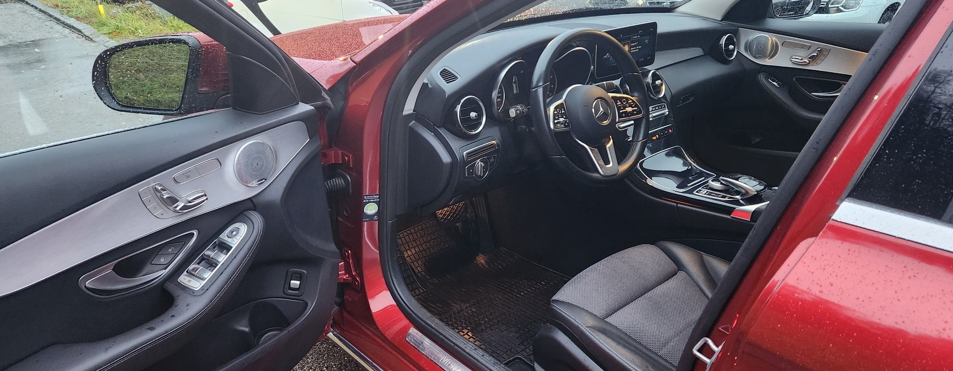 MERCEDES-BENZ C 300 d Avantgarde-image-15