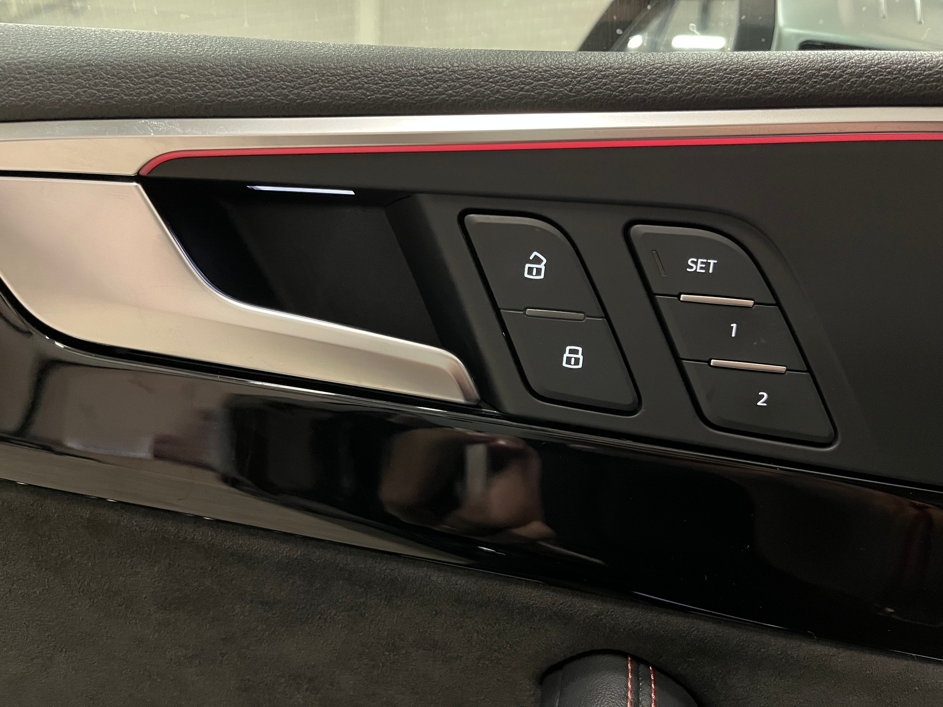 AUDI S5 Cabriolet 3.0 TFSI quattro tiptronic-image-14