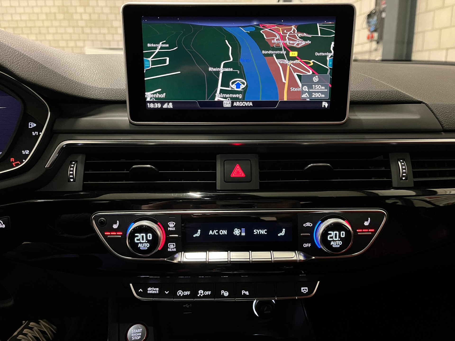 AUDI S5 Cabriolet 3.0 TFSI quattro tiptronic-image-11