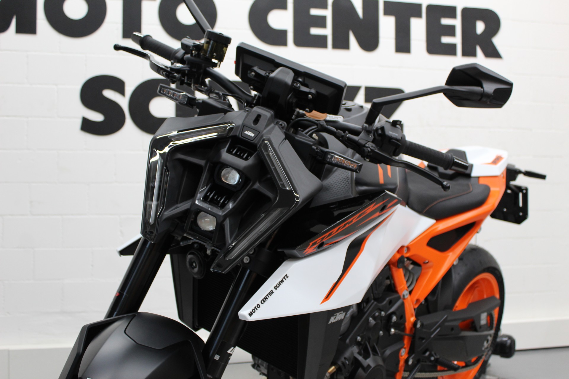 KTM 990 Duke R-image-6