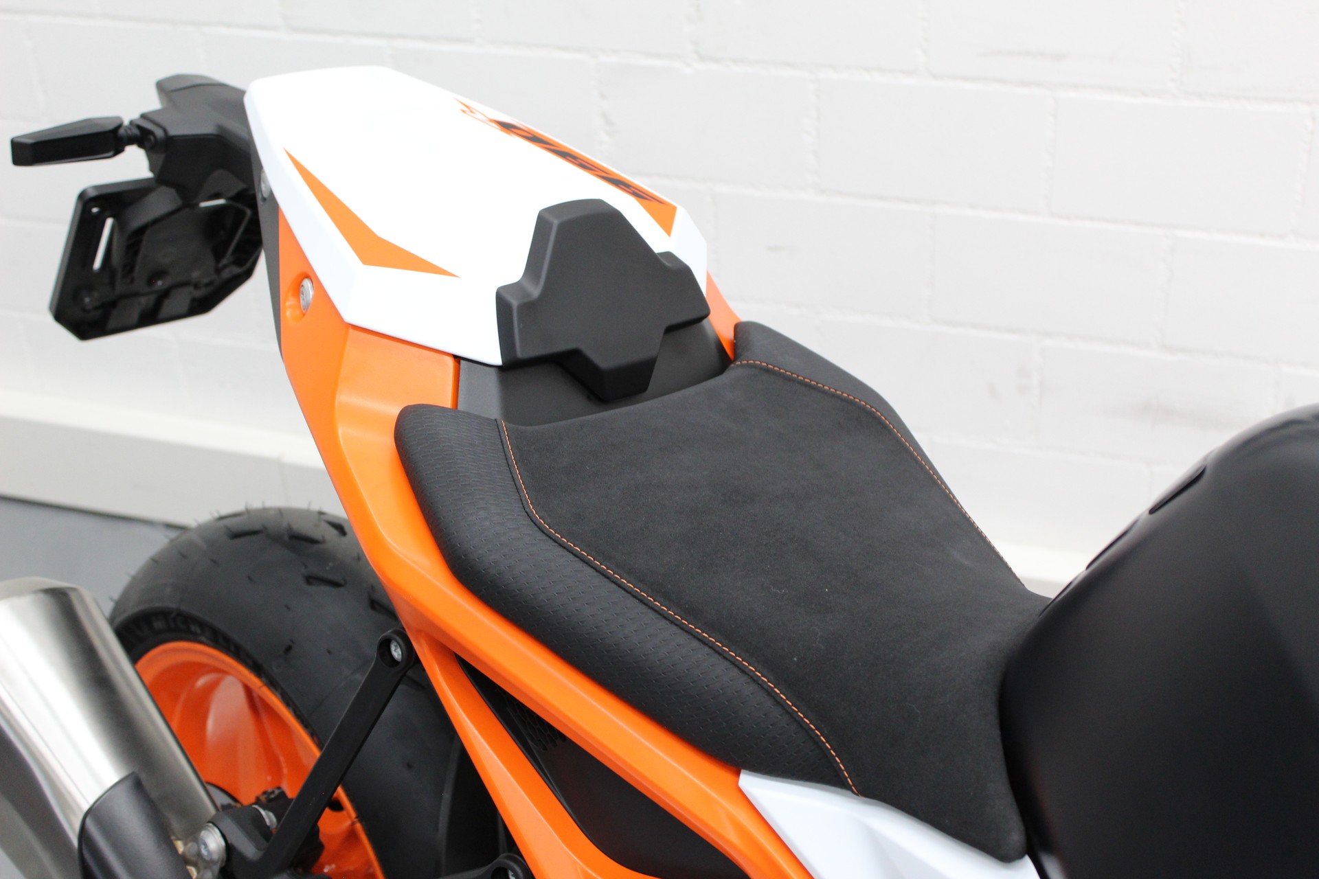KTM 990 Duke R-image-8