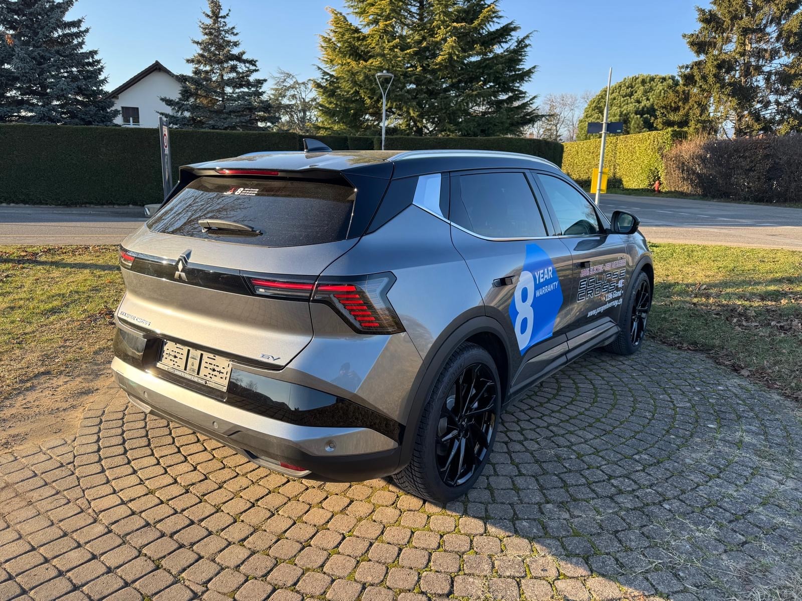 MITSUBISHI ECLIPSE CROSS-showroom-element-2