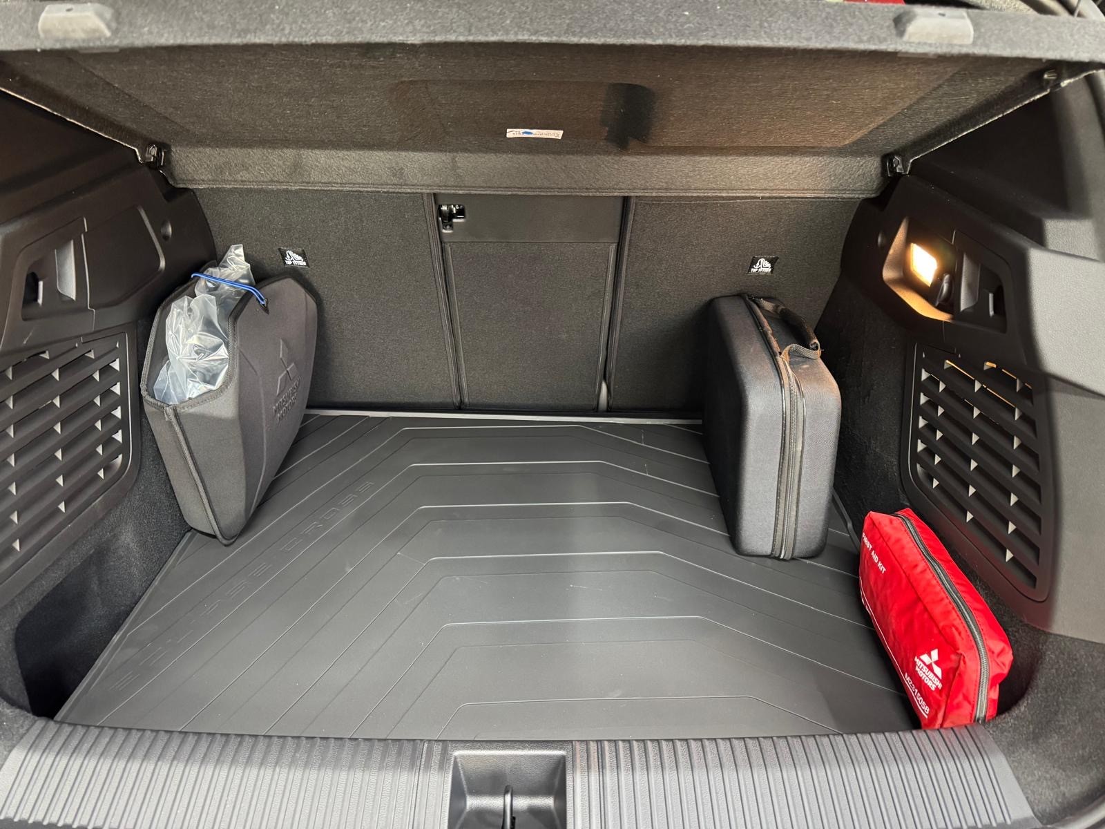 MITSUBISHI ECLIPSE CROSS-image-9