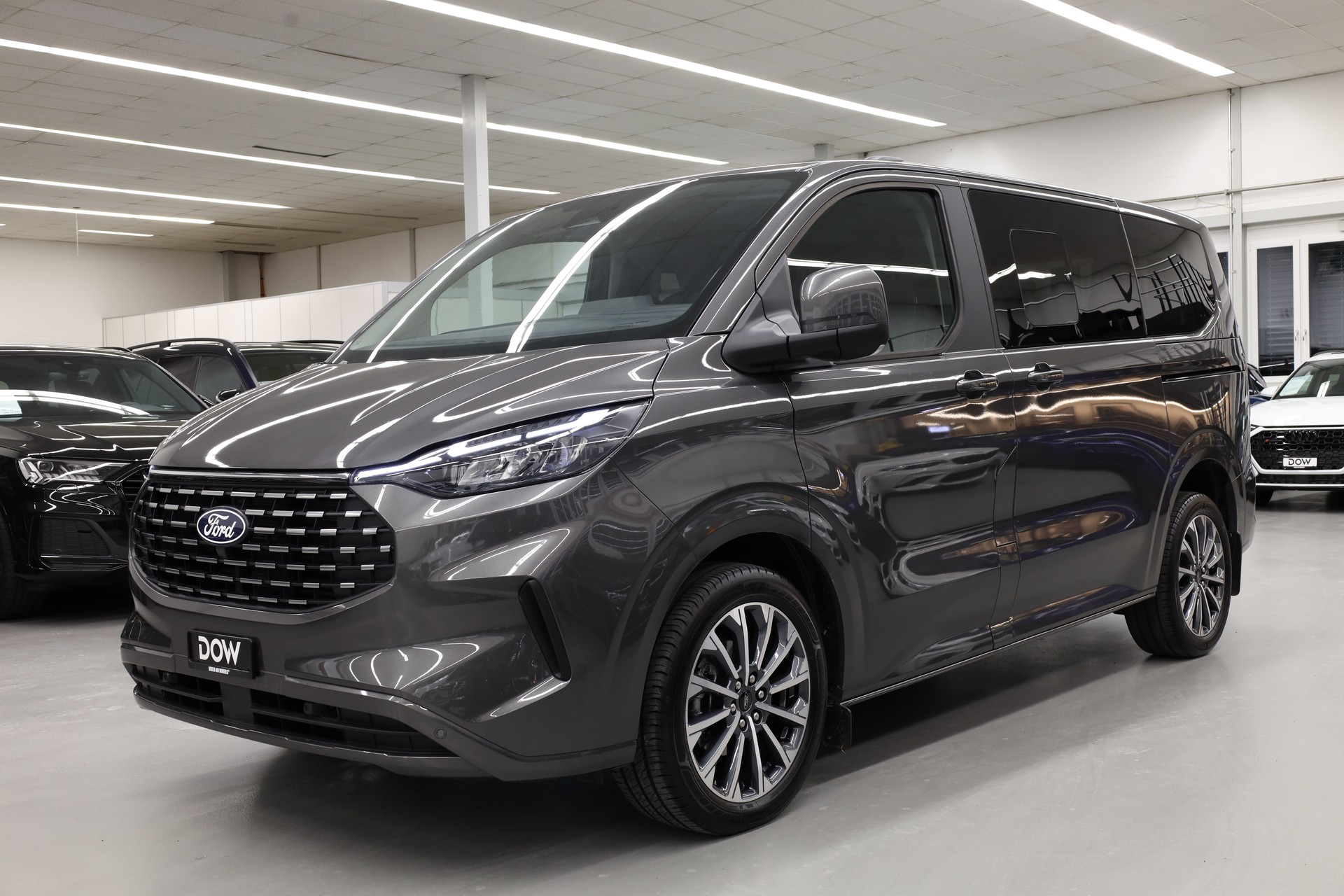 FORD Tourneo Custom 320 L1 2.0 TDCI 4x4 Titanium-image-2