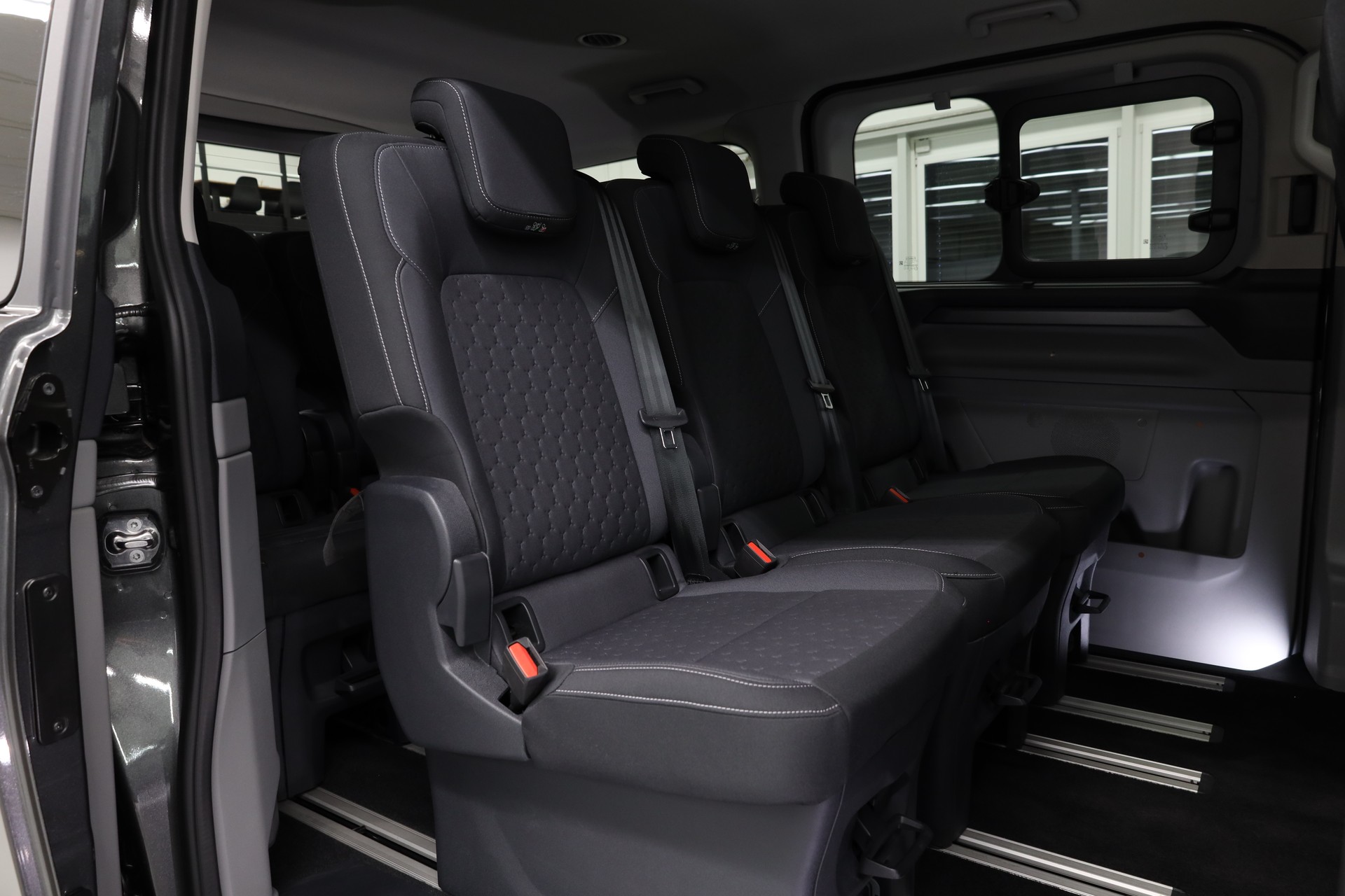 FORD Tourneo Custom 320 L1 2.0 TDCI 4x4 Titanium-image-24