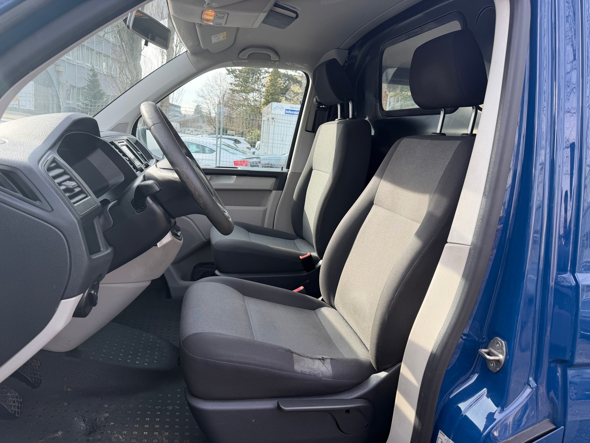 VW T6 2.0 TDI 4Motion * Klima * Gr. Navi * Tempomat * PDC H * Nutzlast 781Kg ** Ab MFK 10.02.2025-image-3