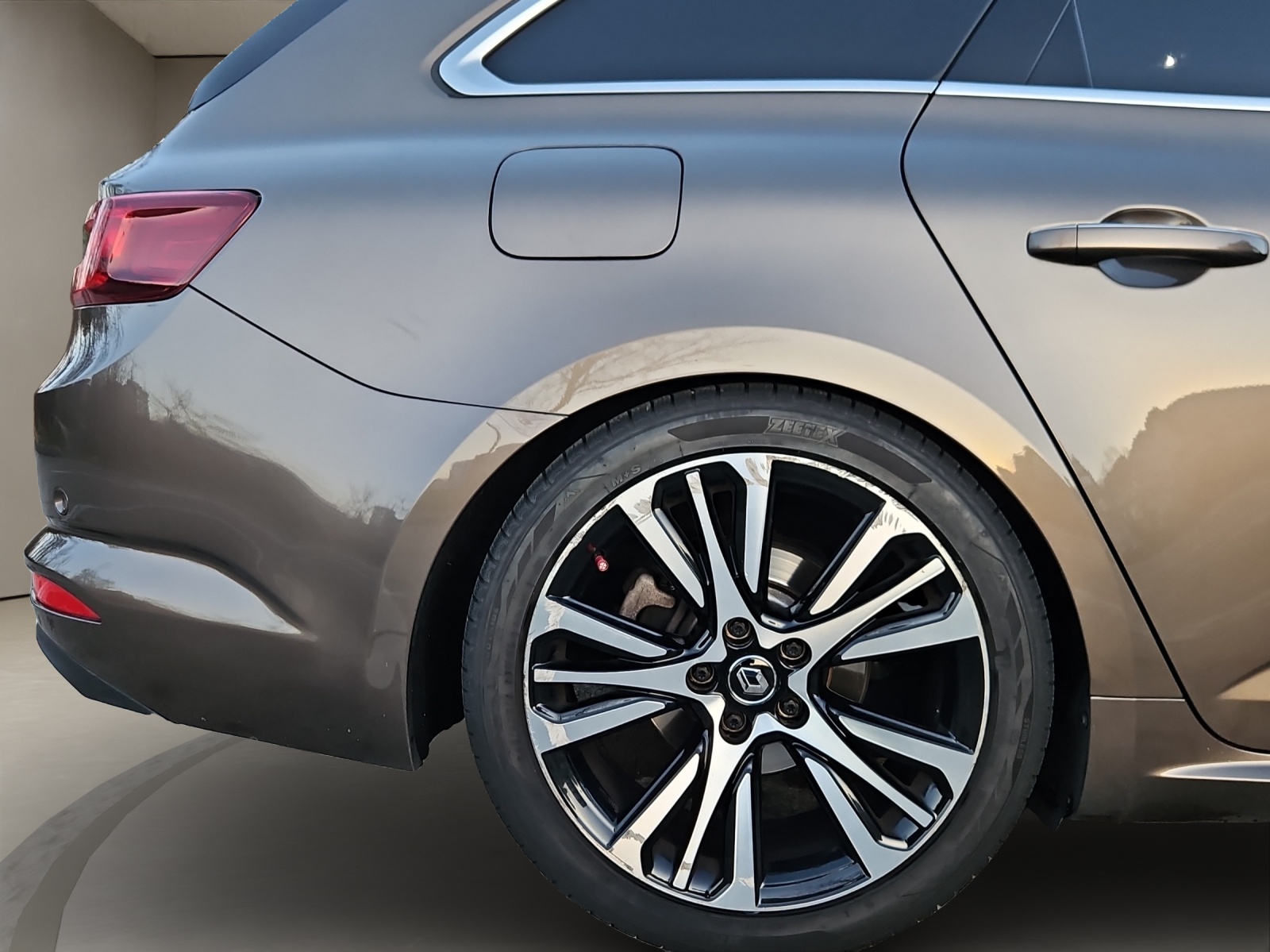 RENAULT Talisman Grandtour 2.0 dCi Initiale Paris EDC-image-14
