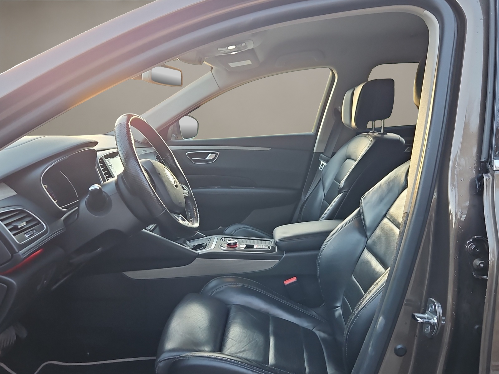 RENAULT Talisman Grandtour 2.0 dCi Initiale Paris EDC-image-8