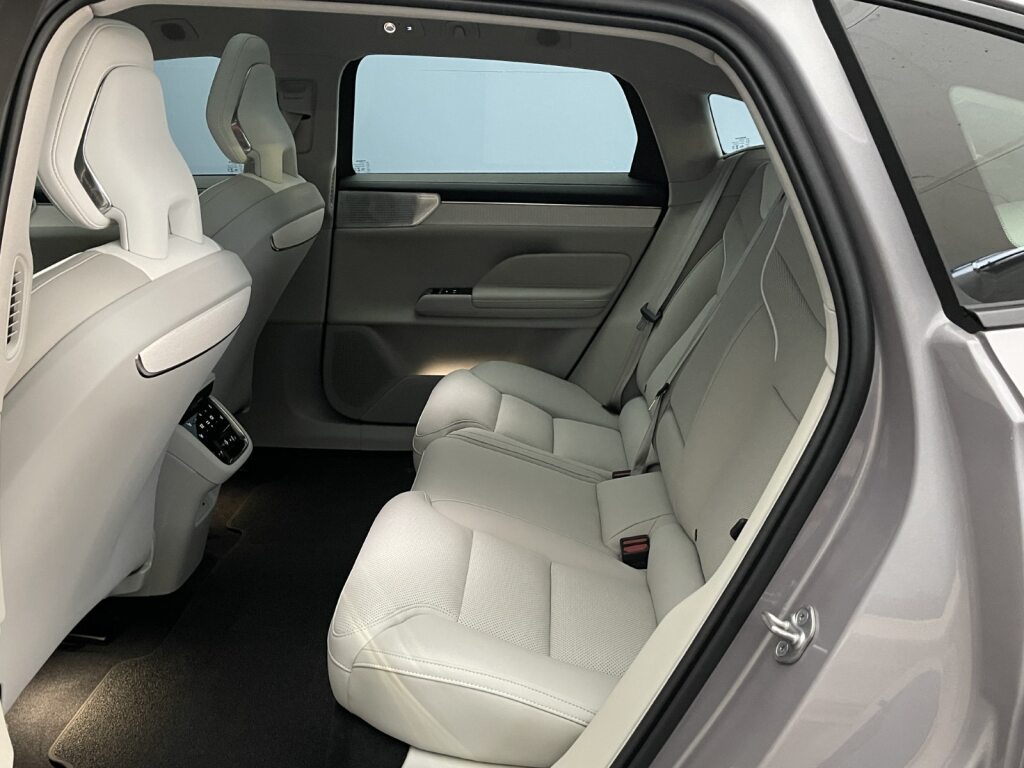 VOLVO ES90 Single Motor Extended Range Ultra-image-7