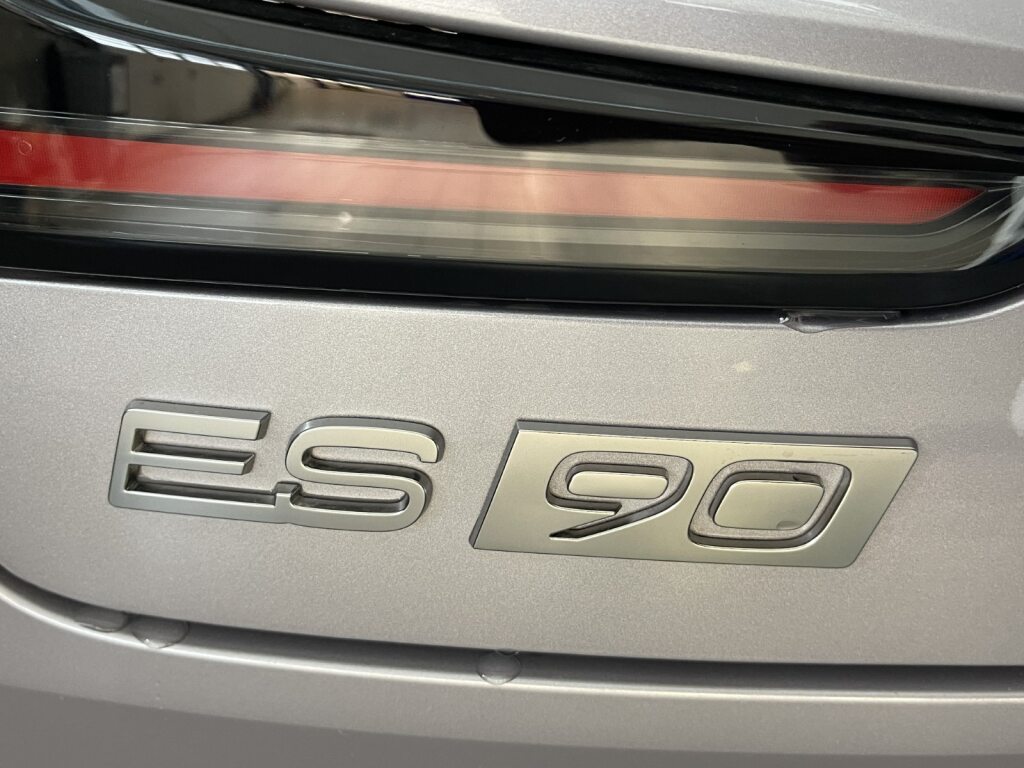 VOLVO ES90 Single Motor Extended Range Ultra-image-12