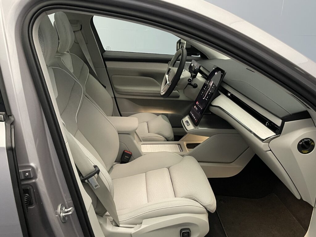 VOLVO ES90 Single Motor Extended Range Ultra-image-11
