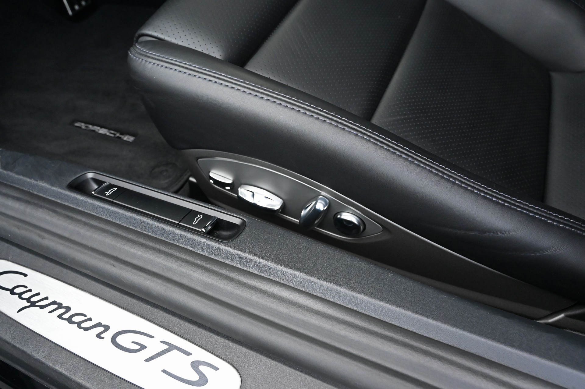 PORSCHE 718 Cayman GTS 4.0 PDK **Approved bis 12/2026**-image-20