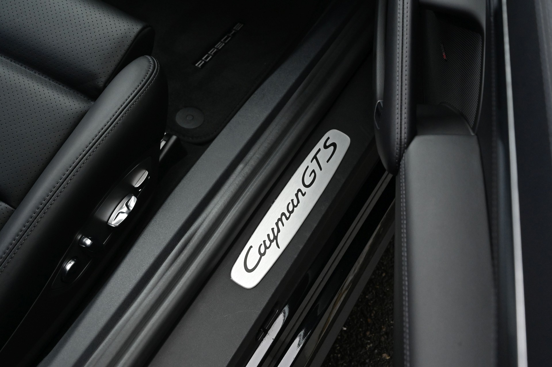 PORSCHE 718 Cayman GTS 4.0 PDK **Approved bis 12/2026**-image-14