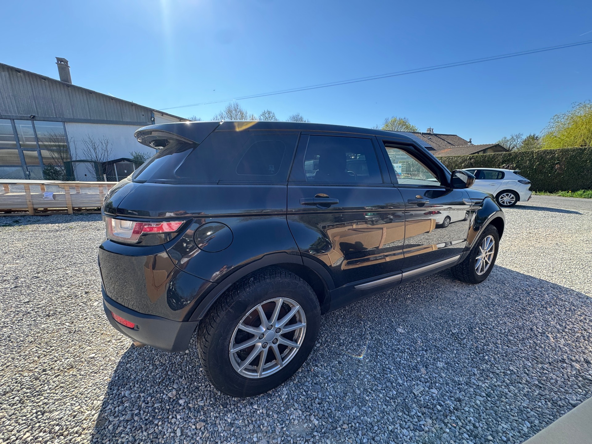 LAND ROVER Range Rover Evoque 2.0 TD4 Pure AT9-image-3