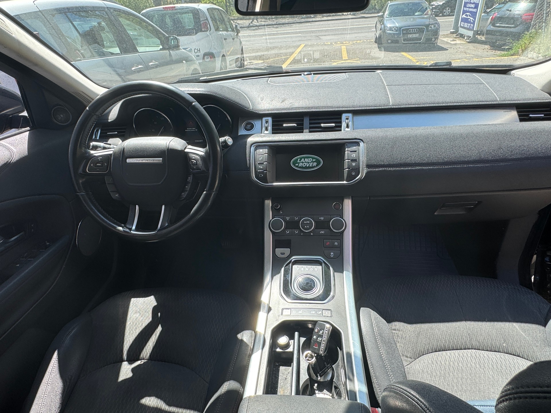 LAND ROVER Range Rover Evoque 2.0 TD4 Pure AT9-image-9