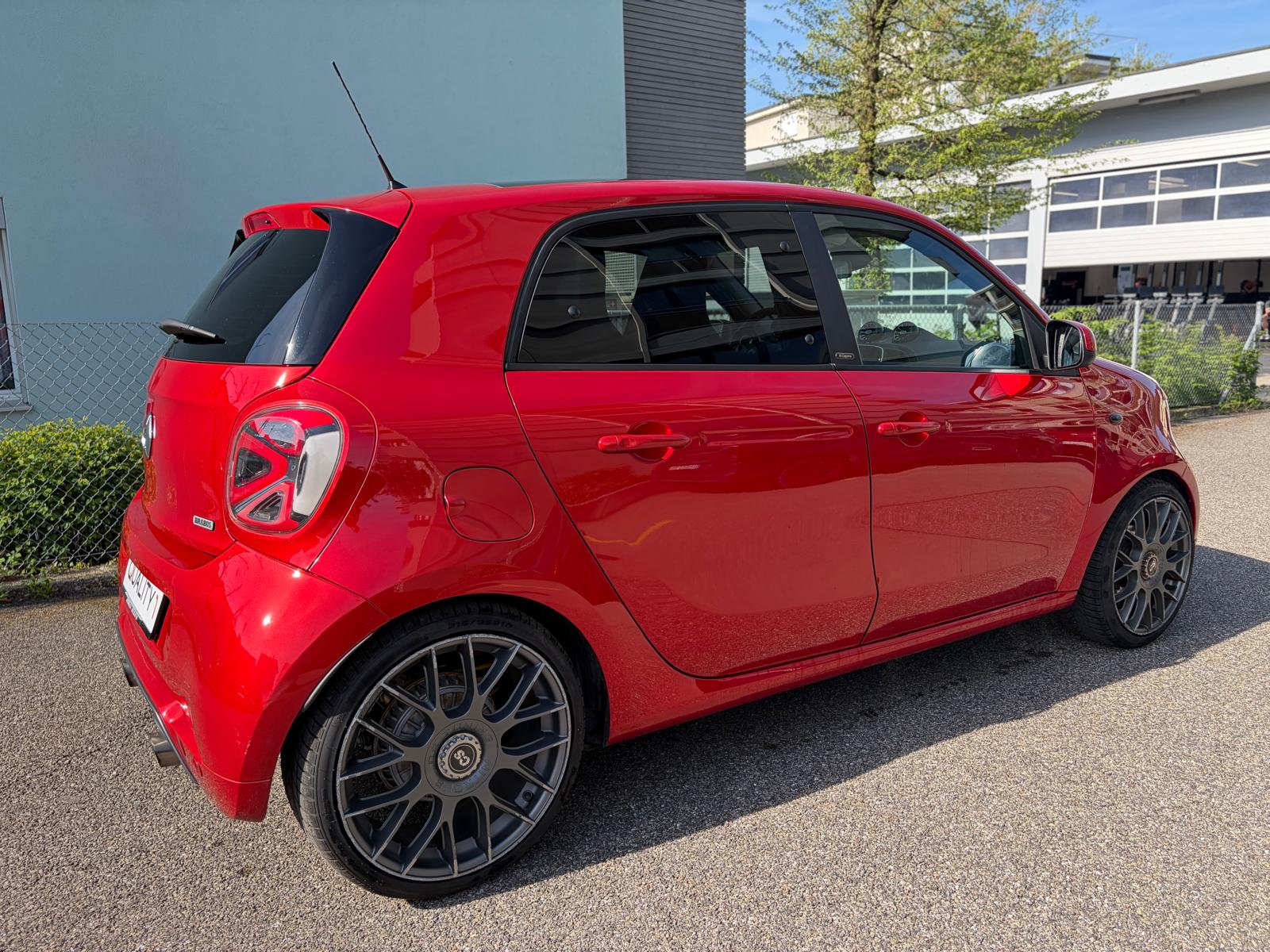 SMART forfour Brabus Xclusive twinamic-showroom-element-2