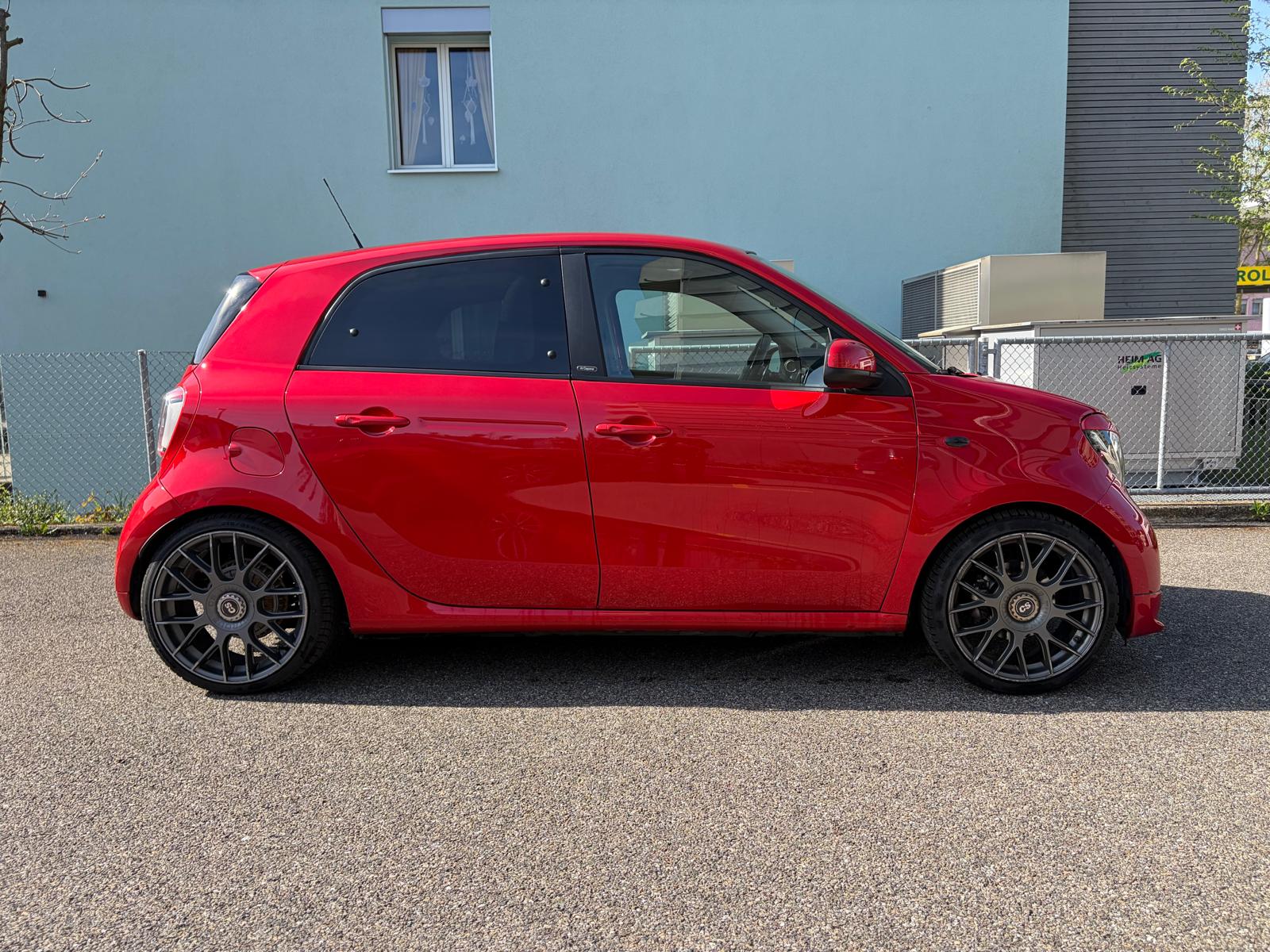 SMART forfour Brabus Xclusive twinamic-showroom-element-1