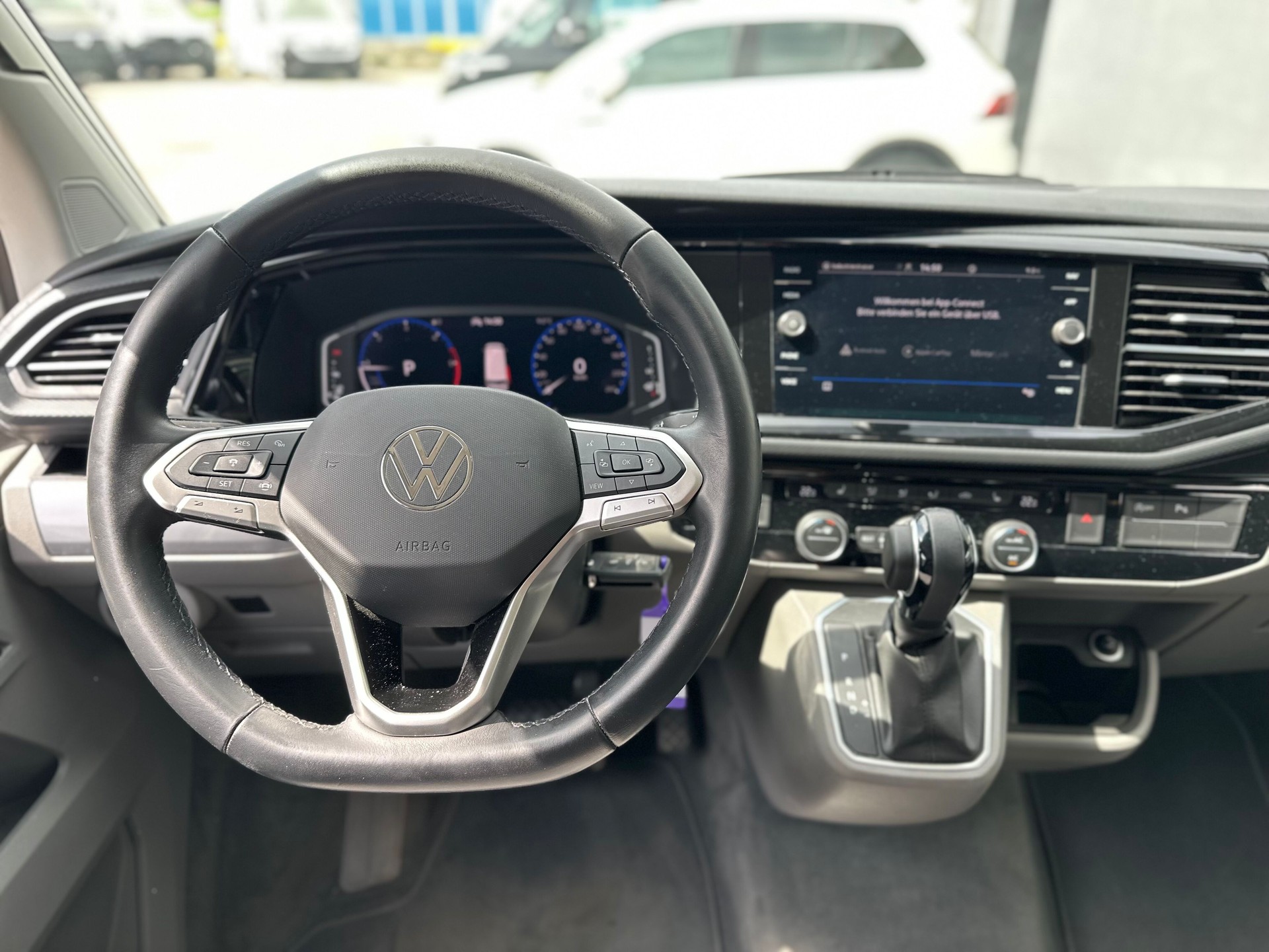 VW T6.1 California 2.0 TDI Ocean Liberty DSG-image-8