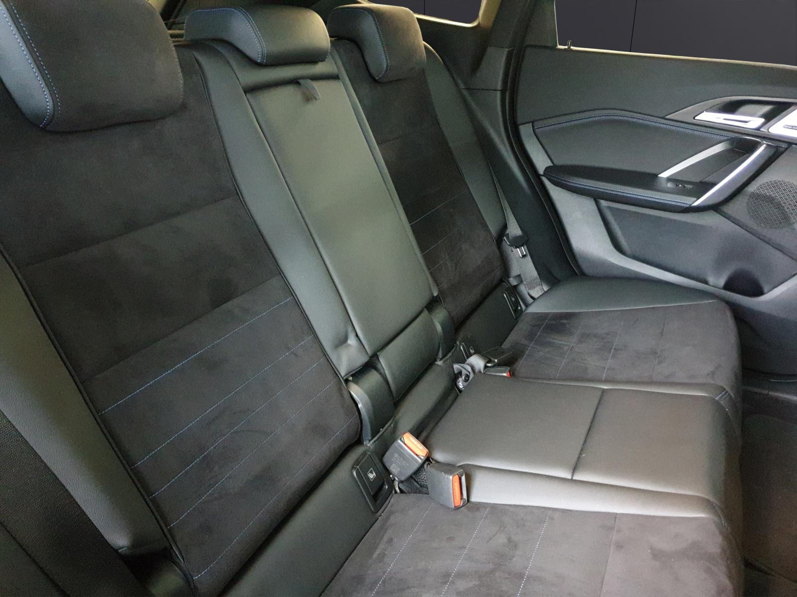 BMW X1 30e xDrive paddles-image-13