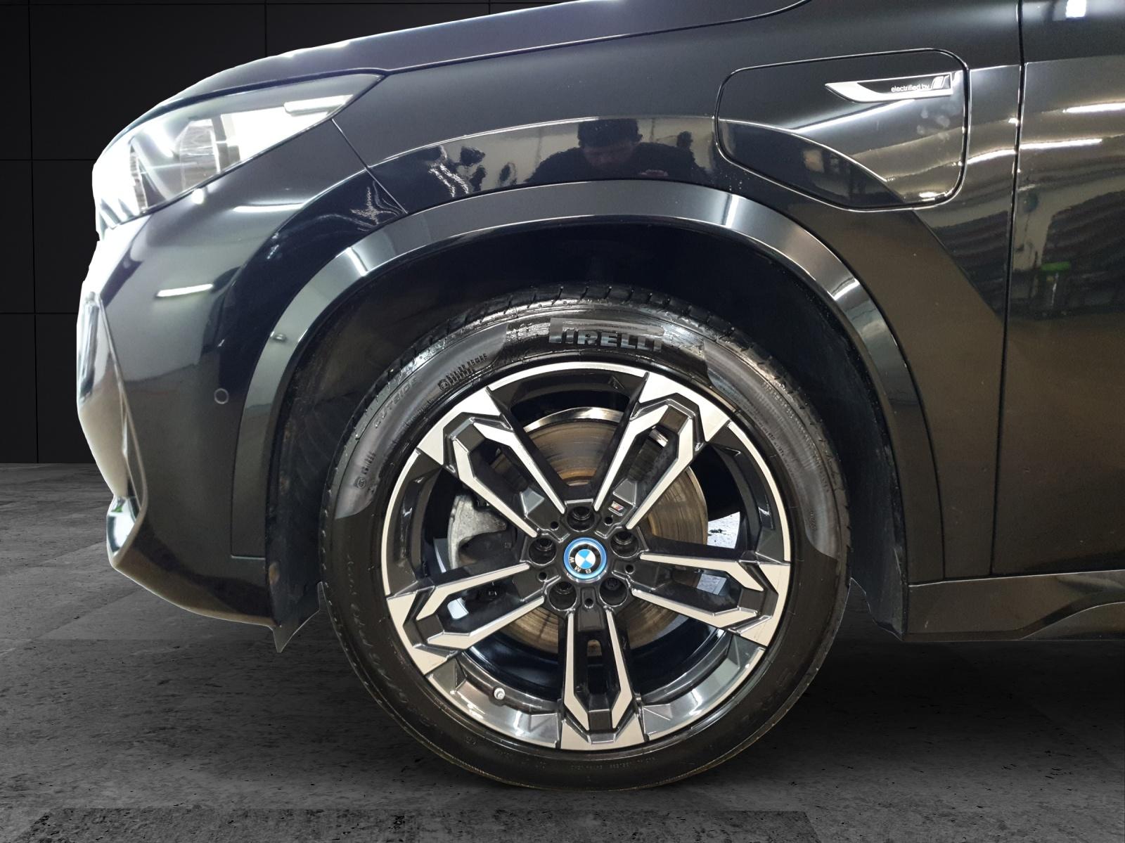 BMW X1 30e xDrive paddles-image-8