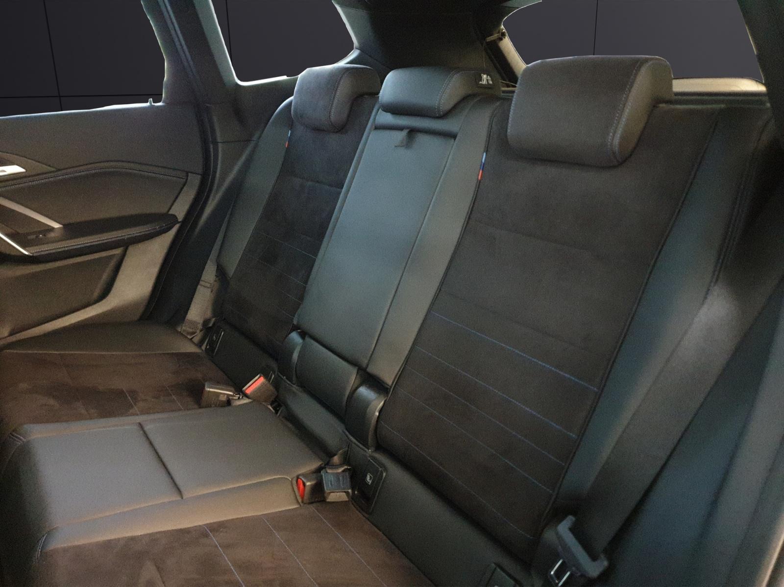 BMW X1 30e xDrive paddles-image-11