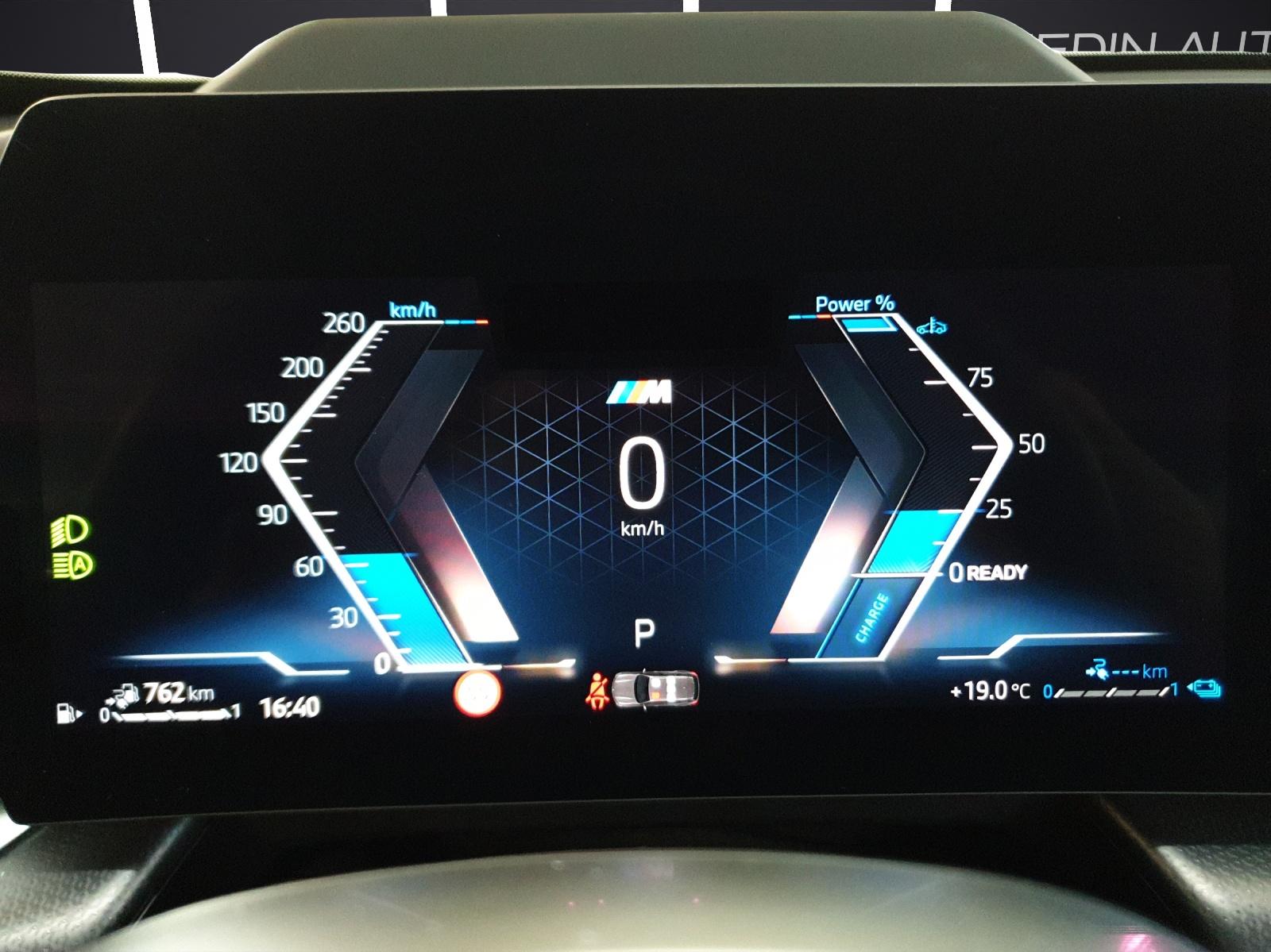 BMW X1 30e xDrive paddles-image-19