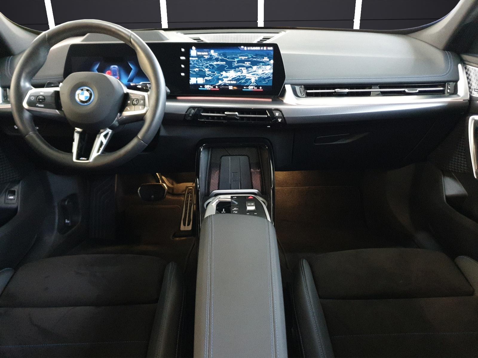 BMW X1 30e xDrive paddles-image-17