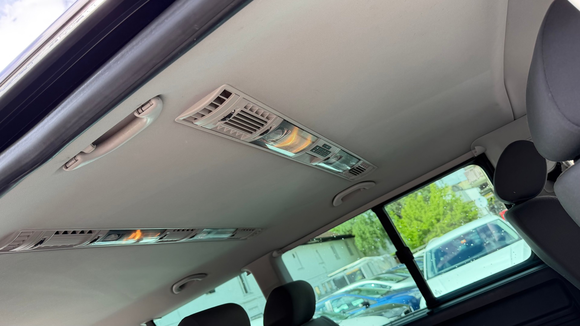 VW CARAVELLE COMFORT .LR.2.0 TDI CR-image-13