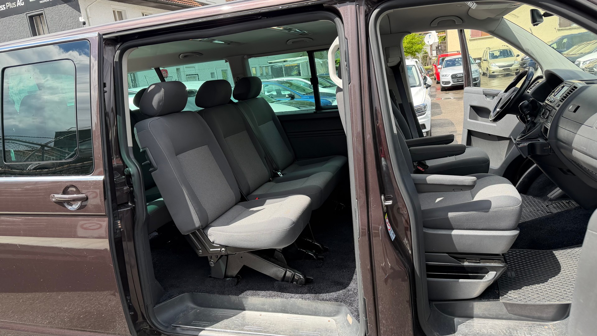 VW CARAVELLE COMFORT .LR.2.0 TDI CR-image-11