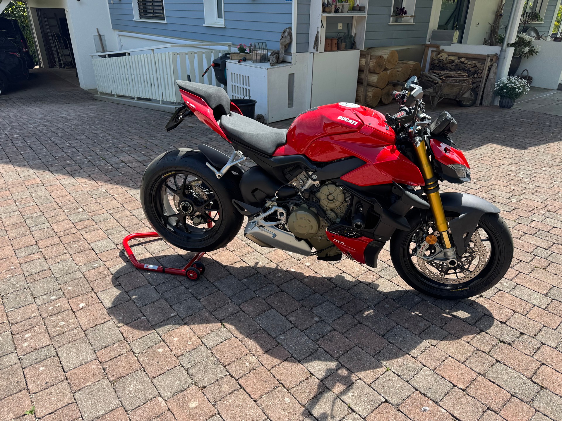 DUCATI Streetfighter V4 S-image-2