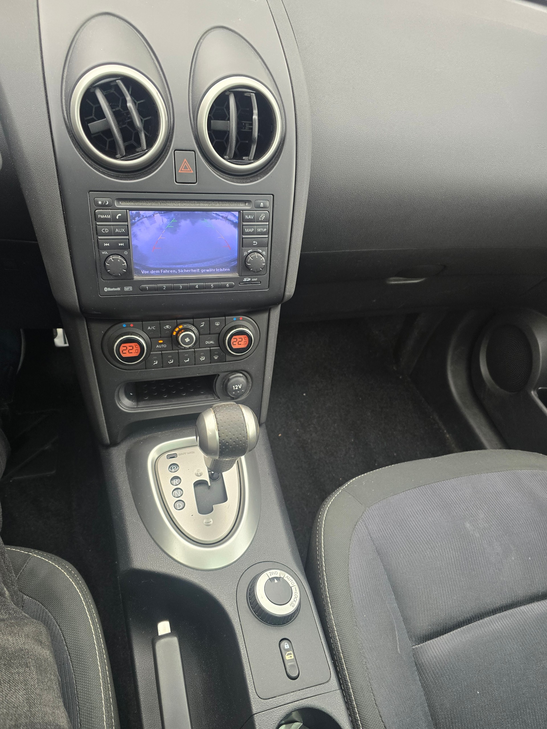 NISSAN Qashqai 2.0 dCi 4WD i-Way Automatic-image-13